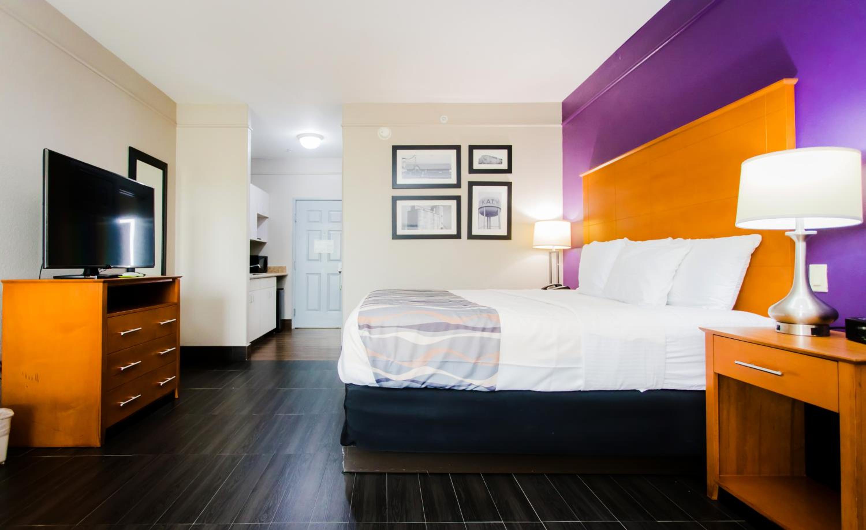 Standard King with Kitchenette - Photo 1