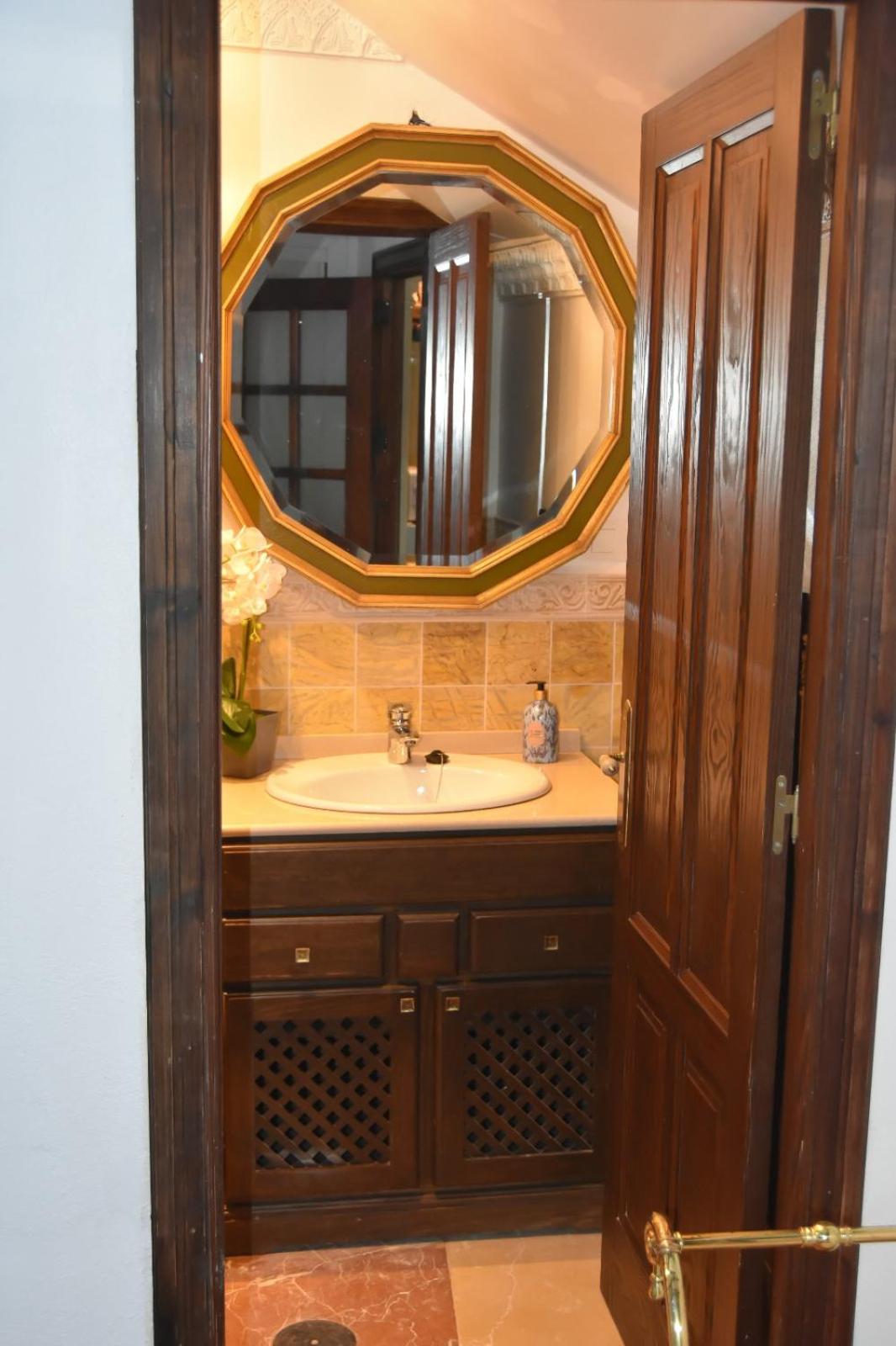 One-Bedroom Apartment - Photo 7