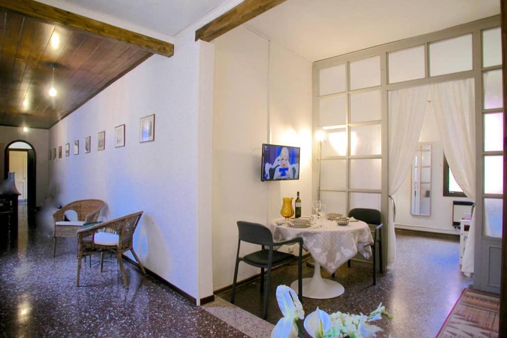 One-Bedroom Apartment - Photo 9