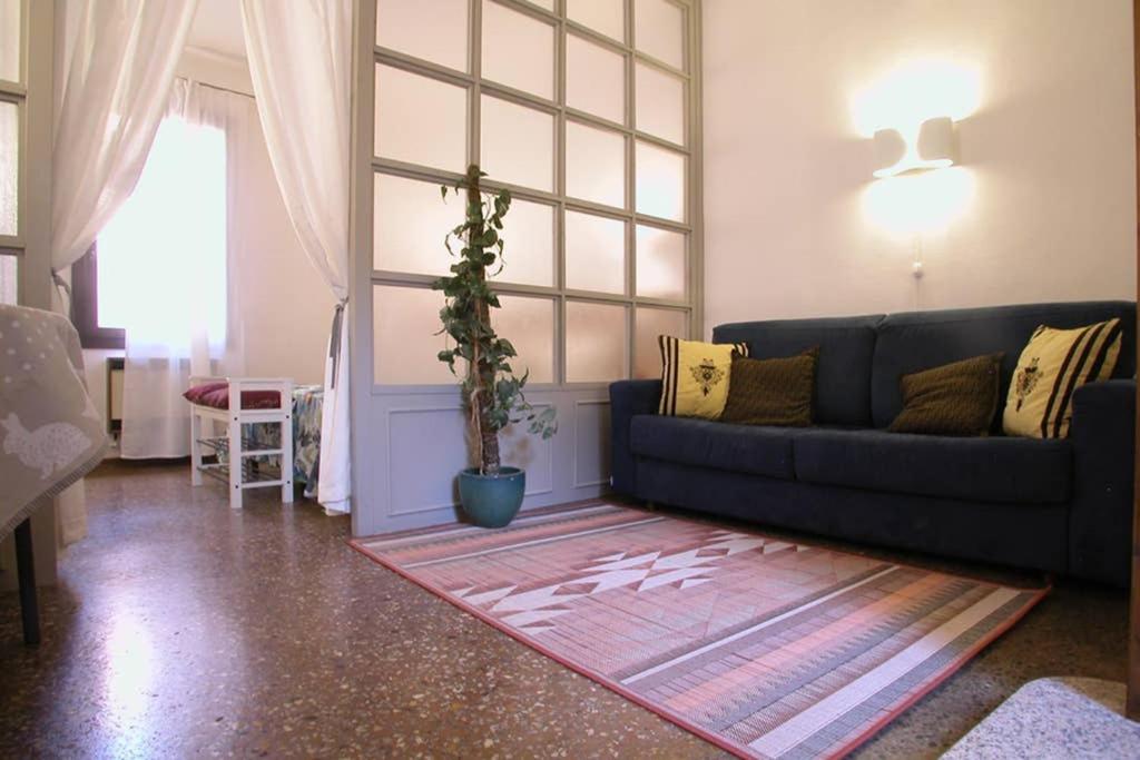 One-Bedroom Apartment - Photo 4