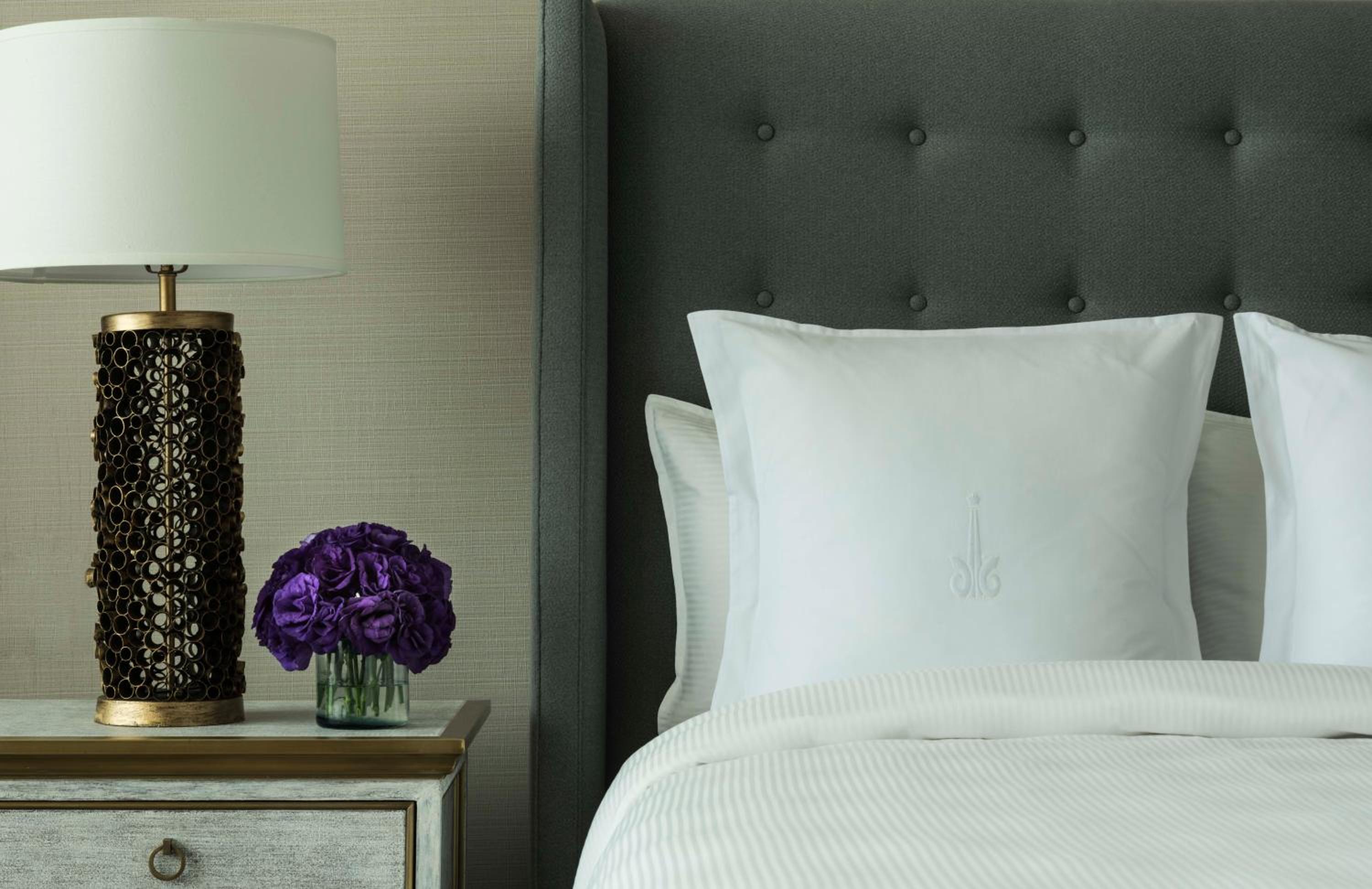 Deluxe King Suite photo 1