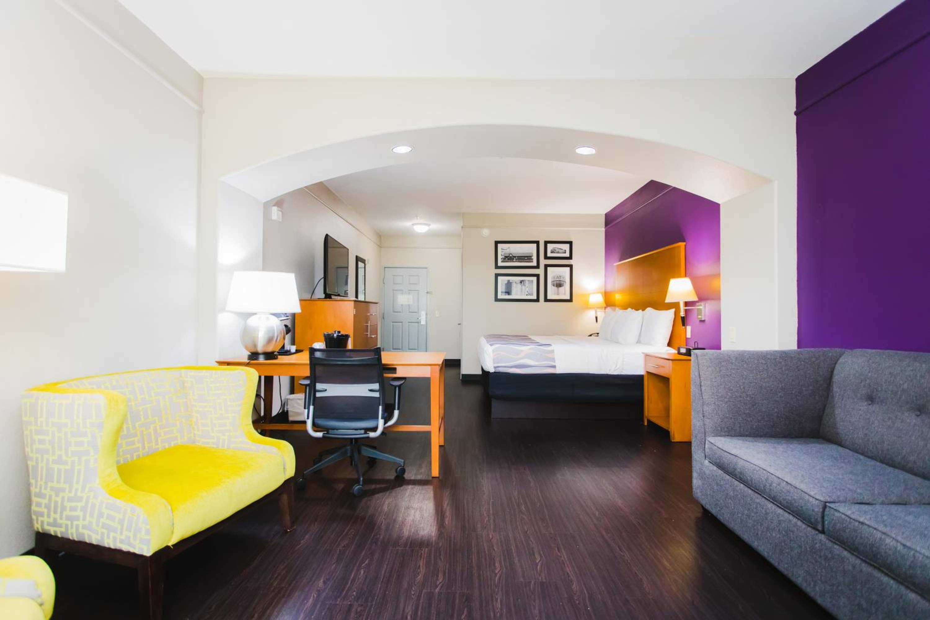 Executive King Suite - Photo 7