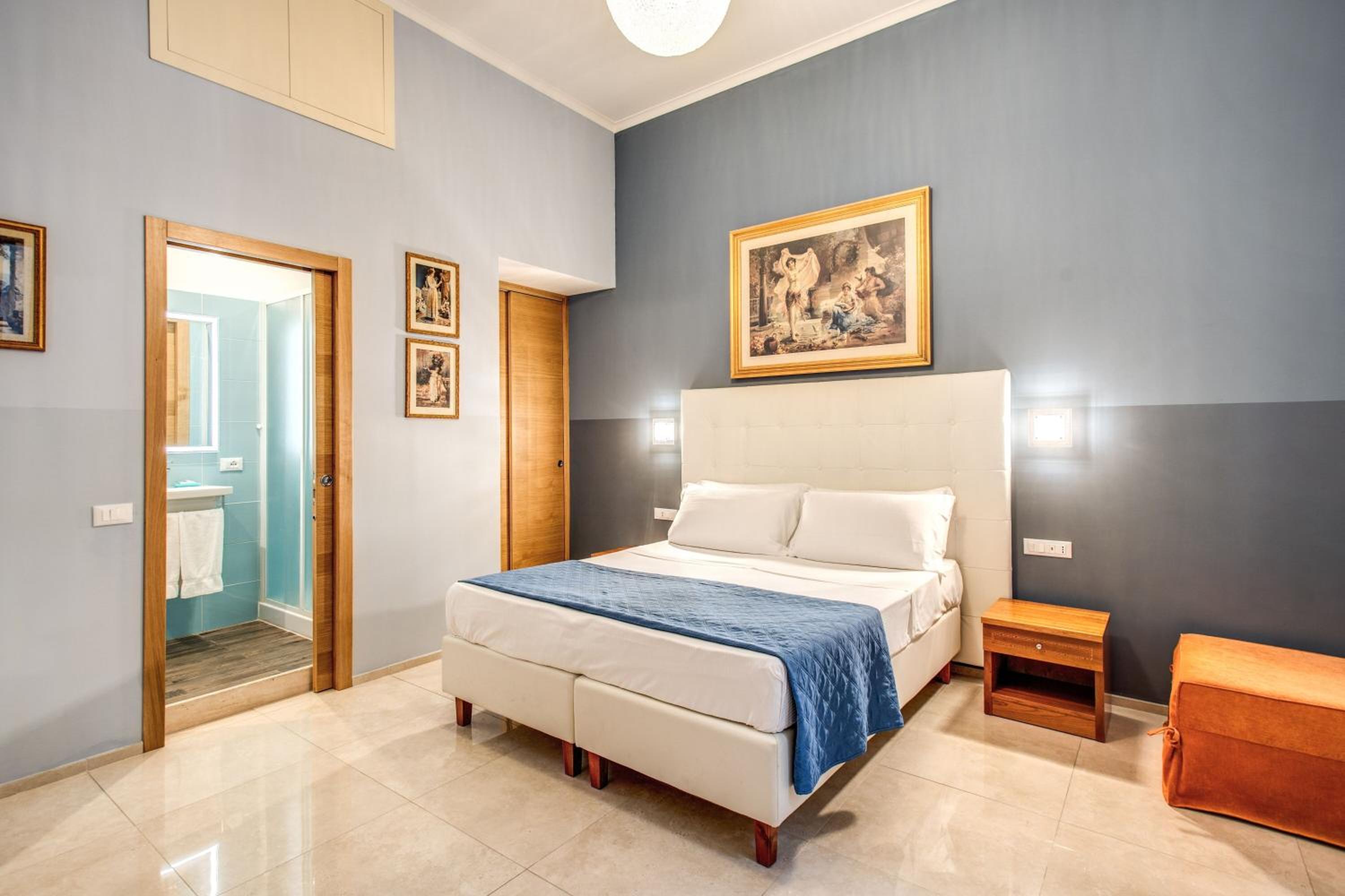 Deluxe Triple Room photo 2