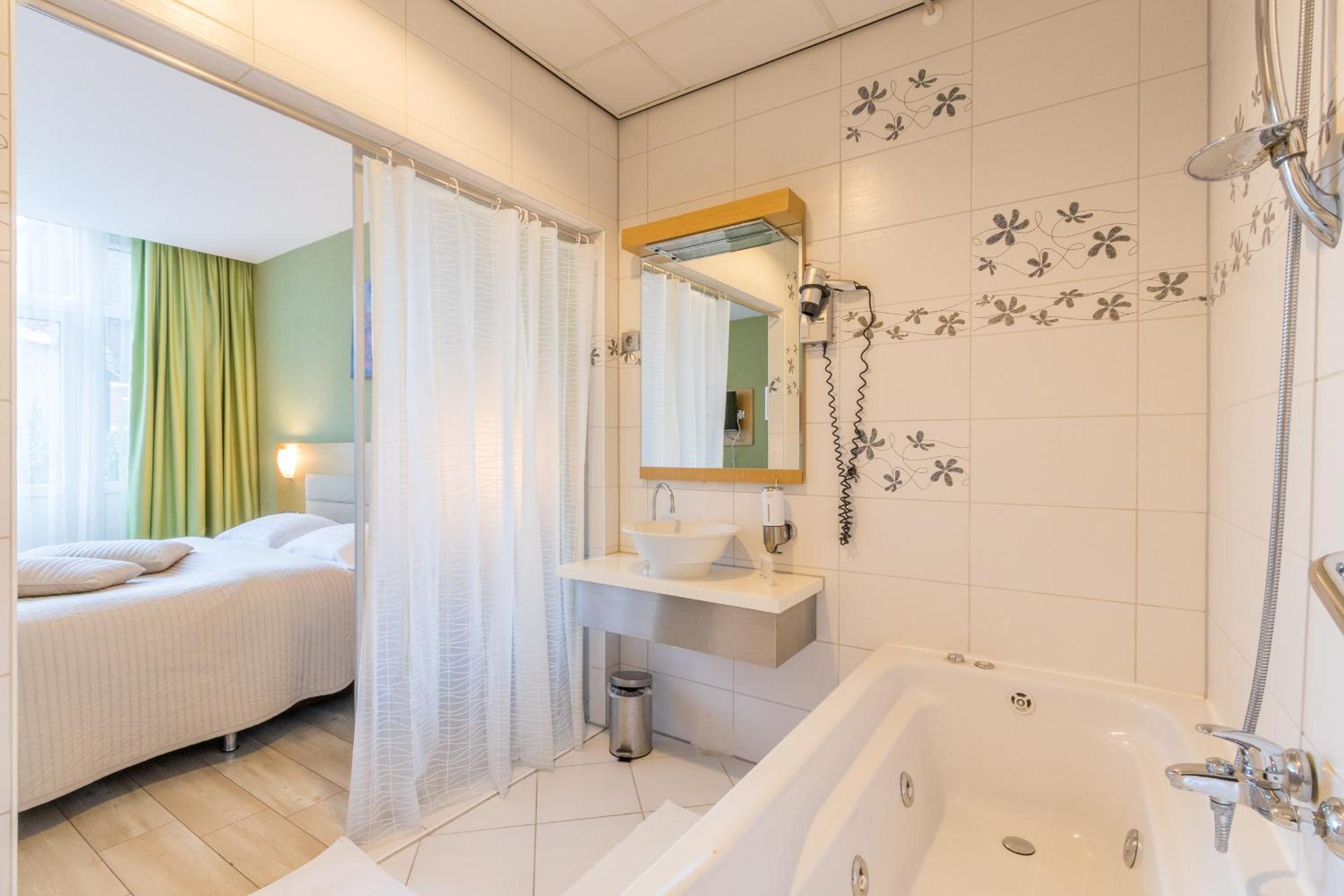Deluxe Double Room - Photo 3