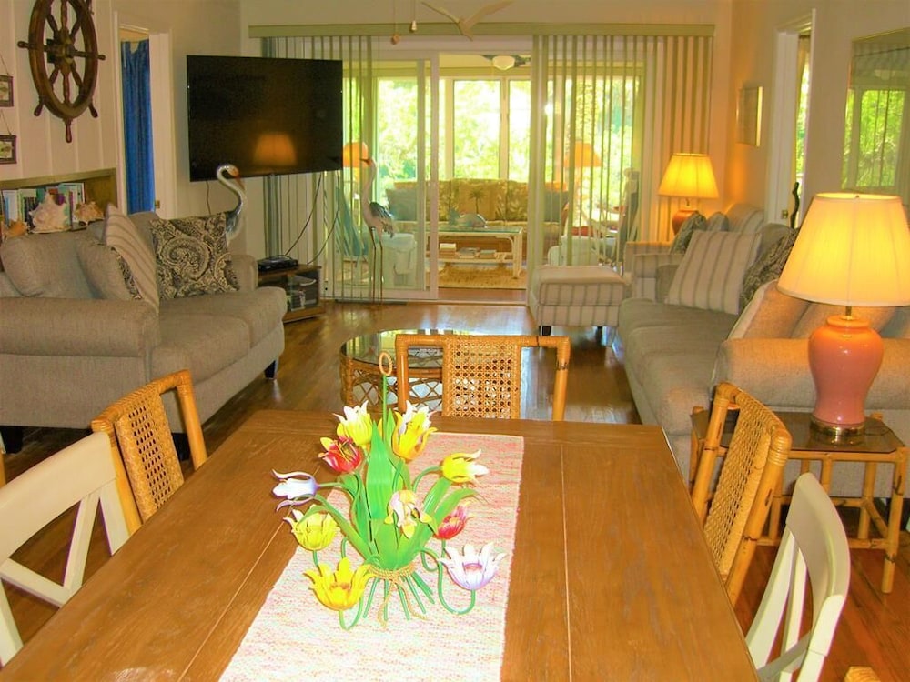 House, Multiple Beds (Austin's Serenity) photo 3