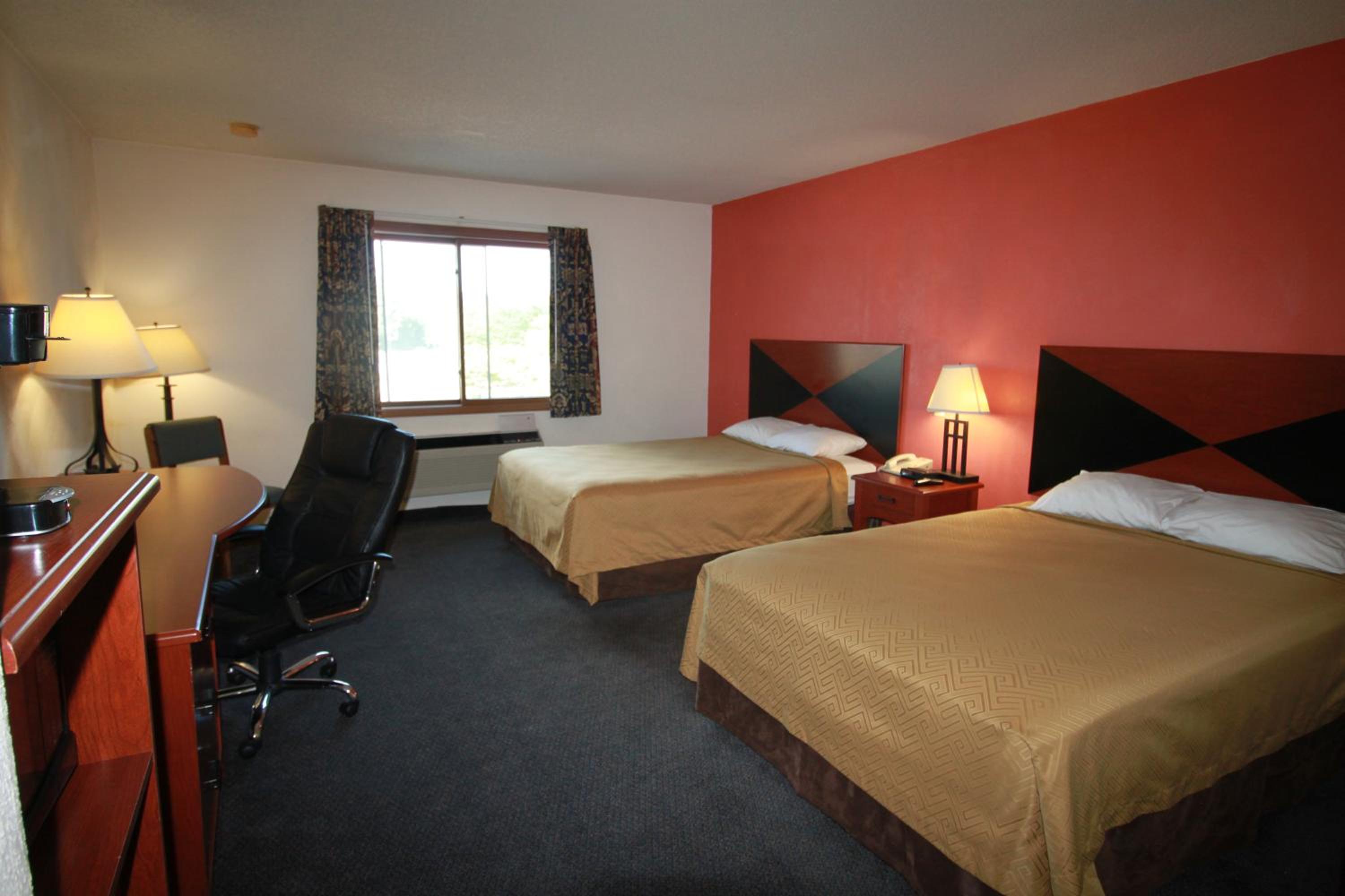 Double Room with Two Double Beds - Photo 2