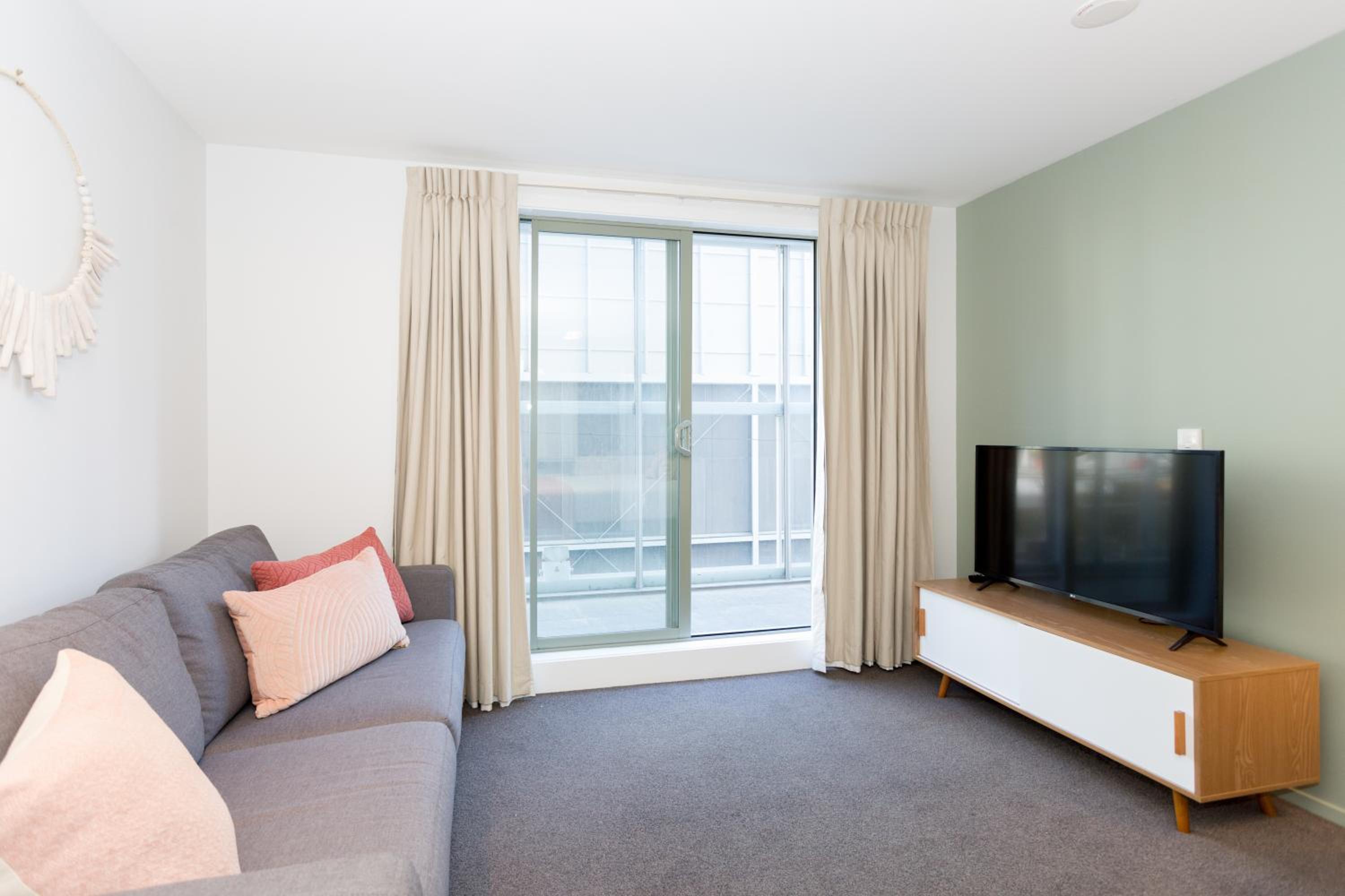 Studio Apartment photo 3