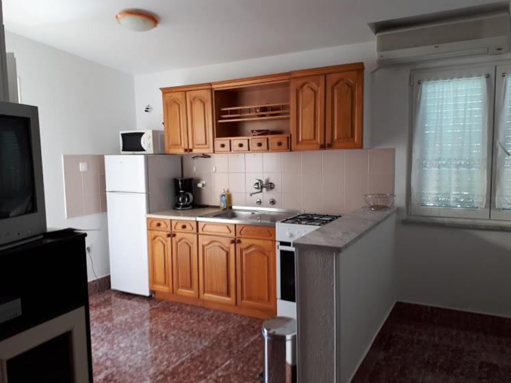 Apartment With Garden View photo 3