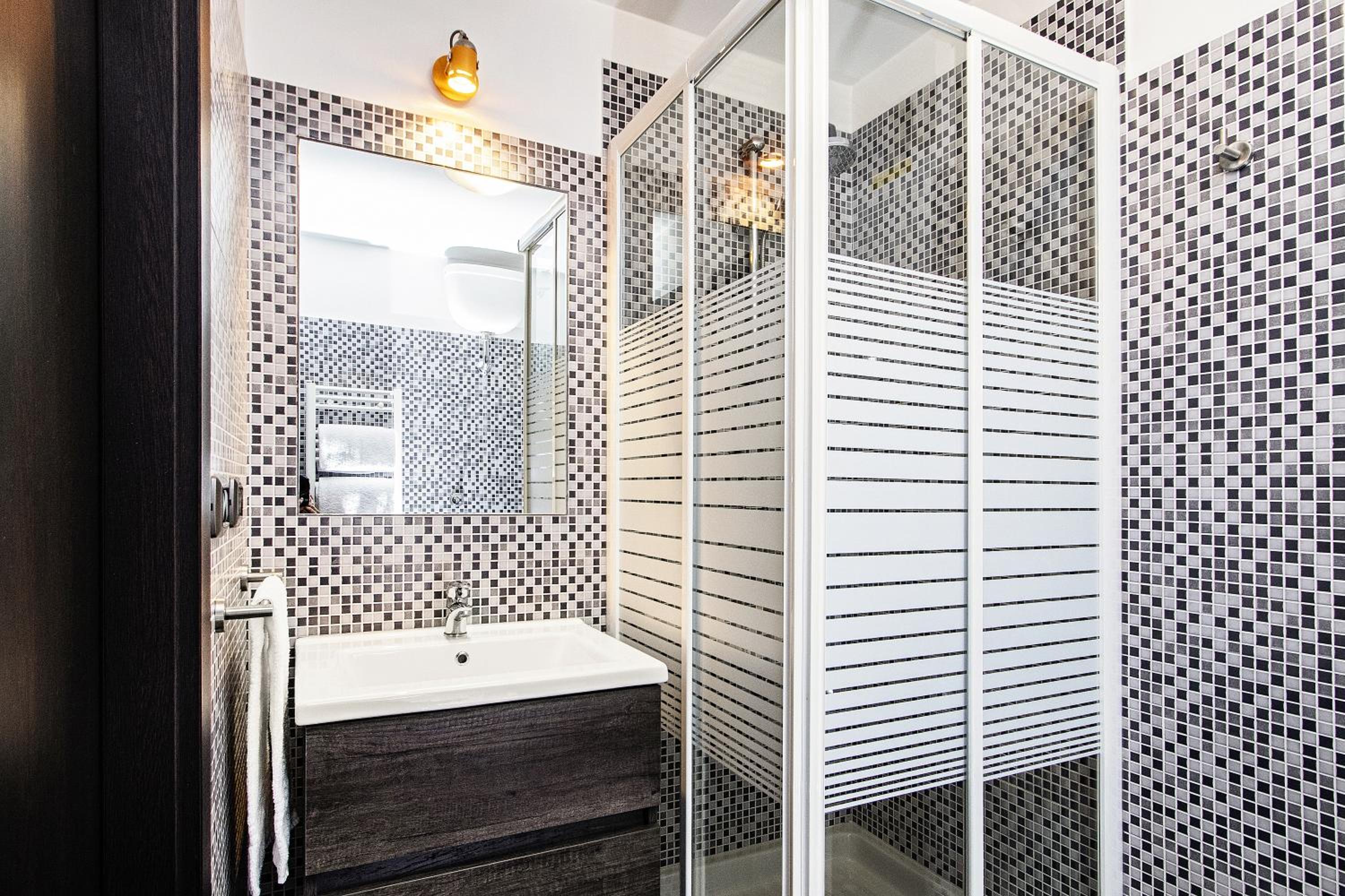 Double or Twin Room with Private External Bathroom photo 3