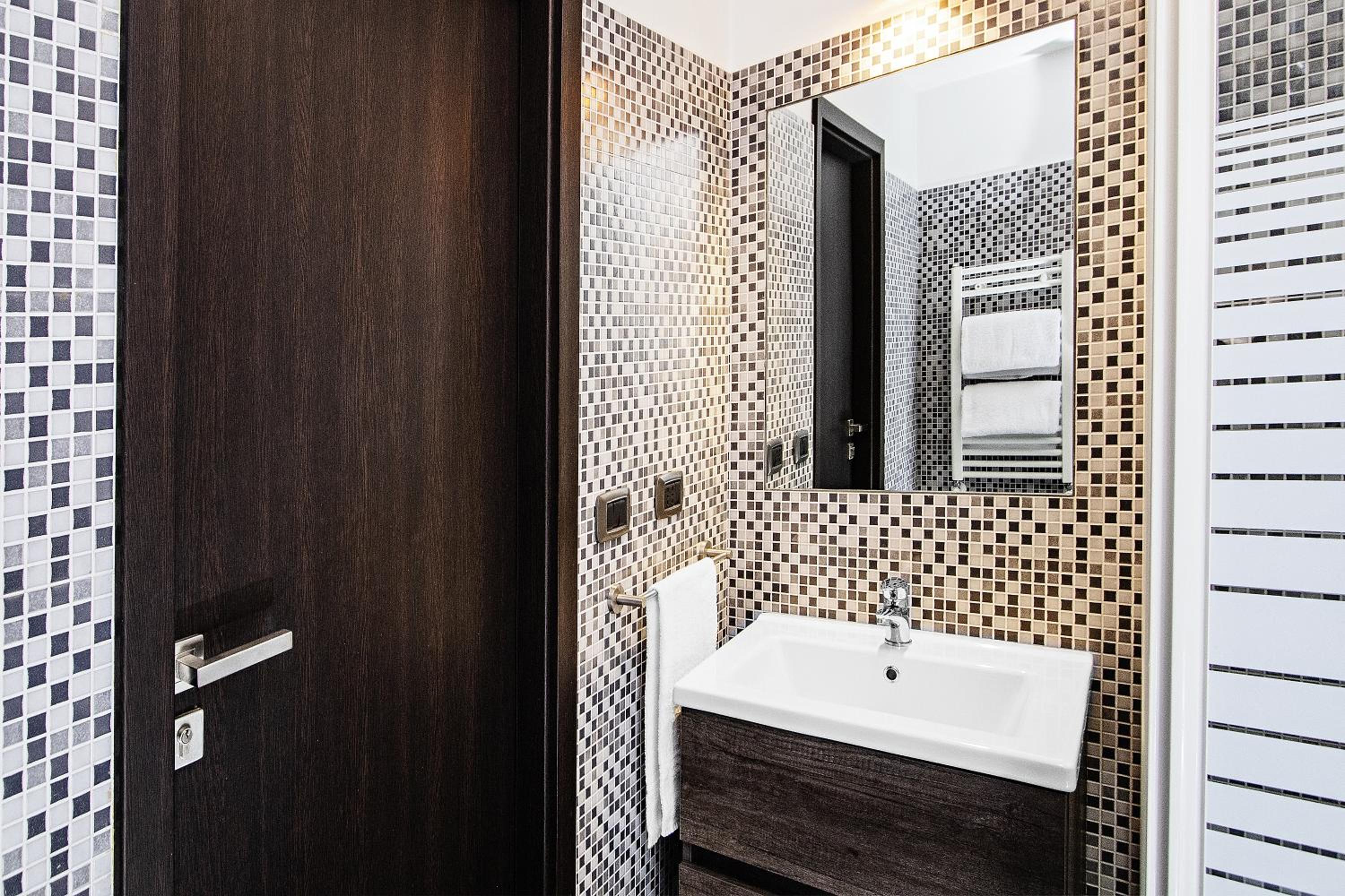 Double or Twin Room with Private External Bathroom photo 2