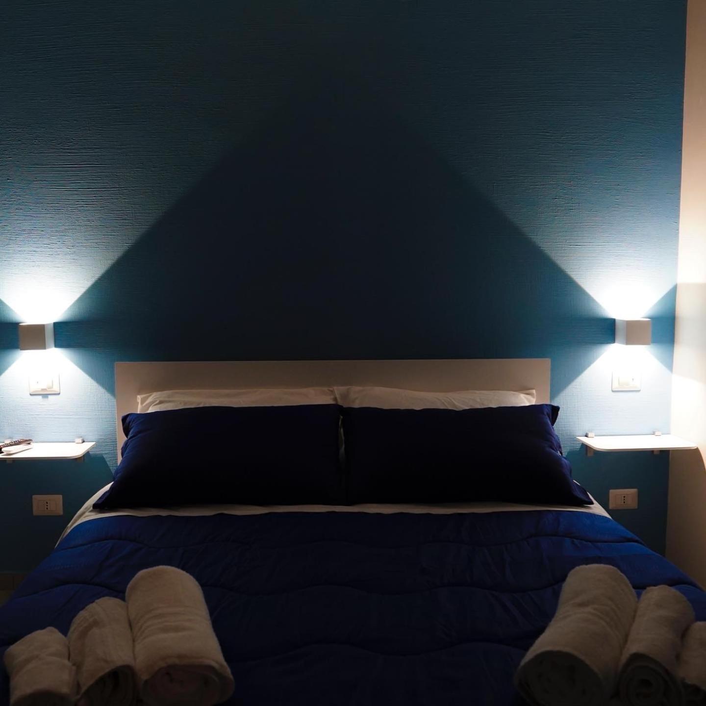 Quadruple Room with Private Bathroom - Photo 9