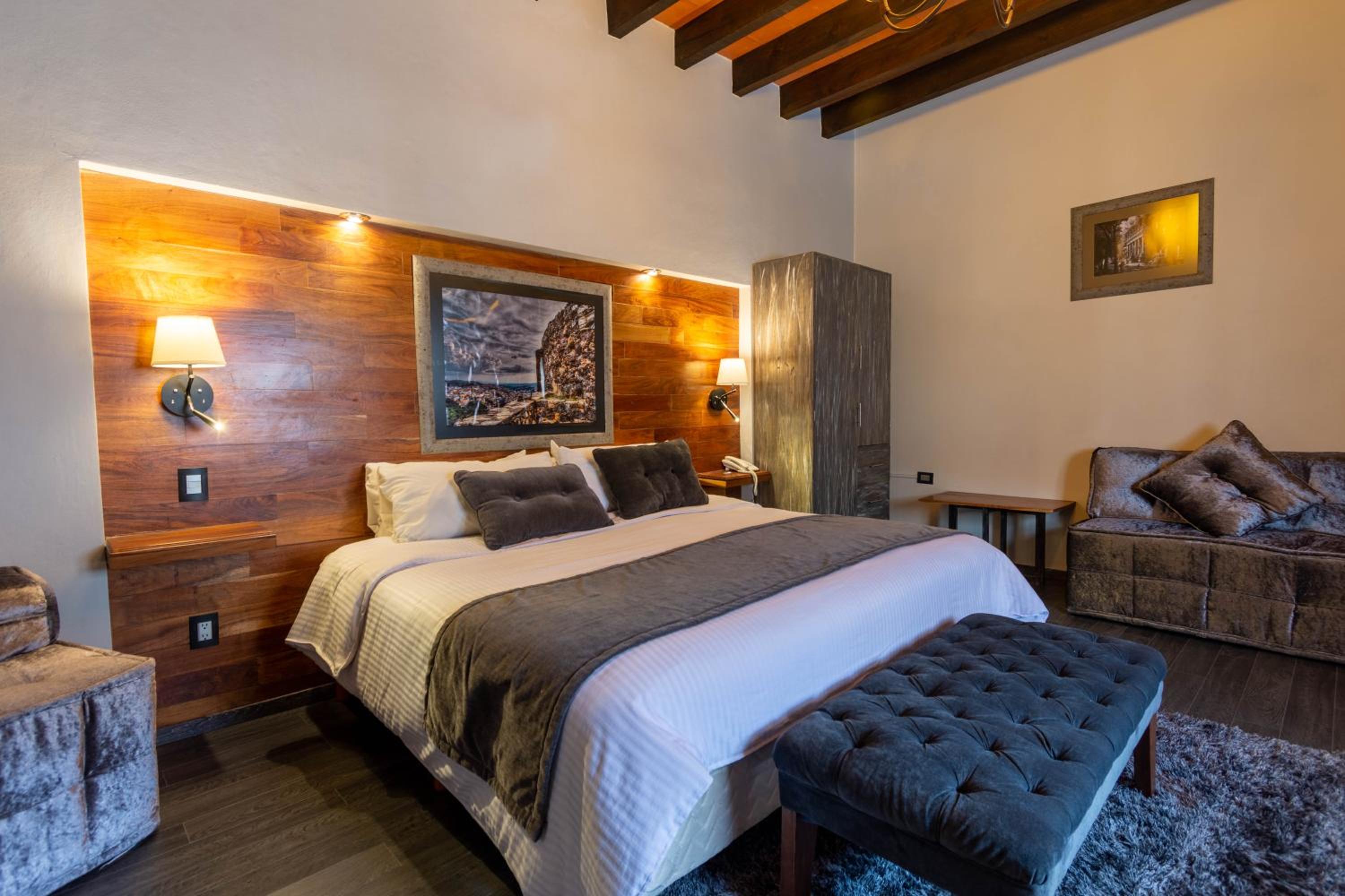 Suite photo 1