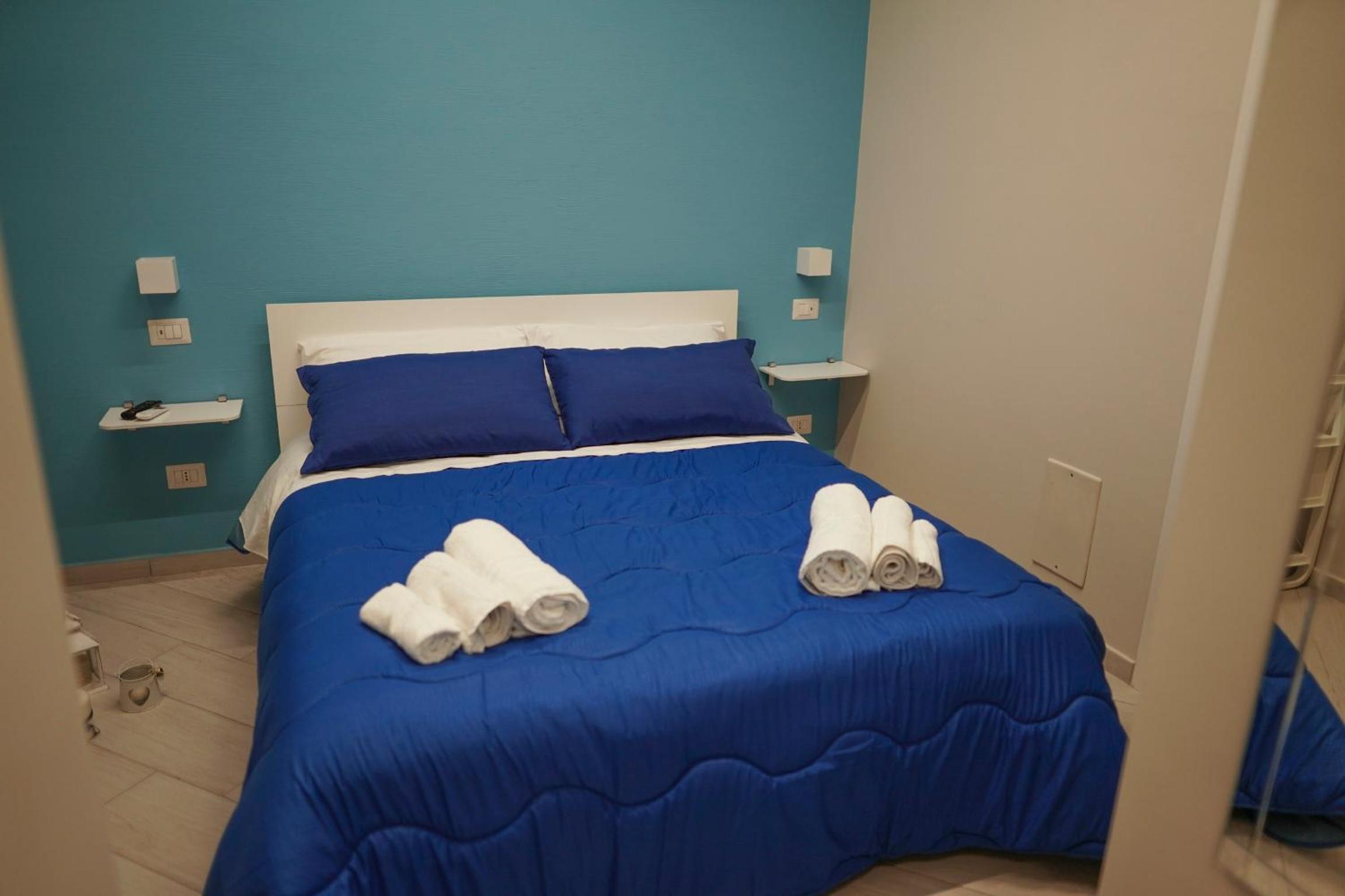 Quadruple Room with Private Bathroom - Photo 1