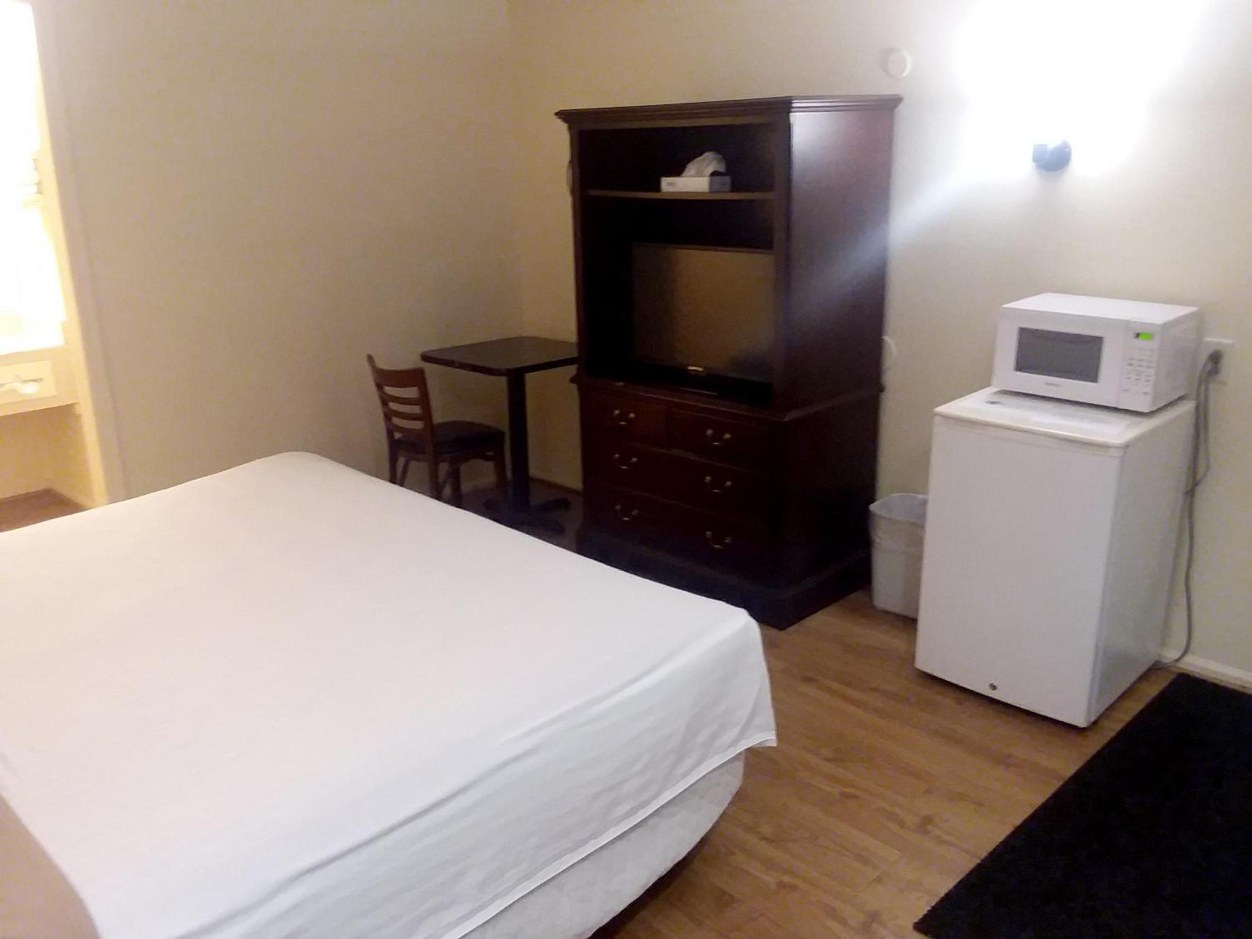 Standard King Room photo 2