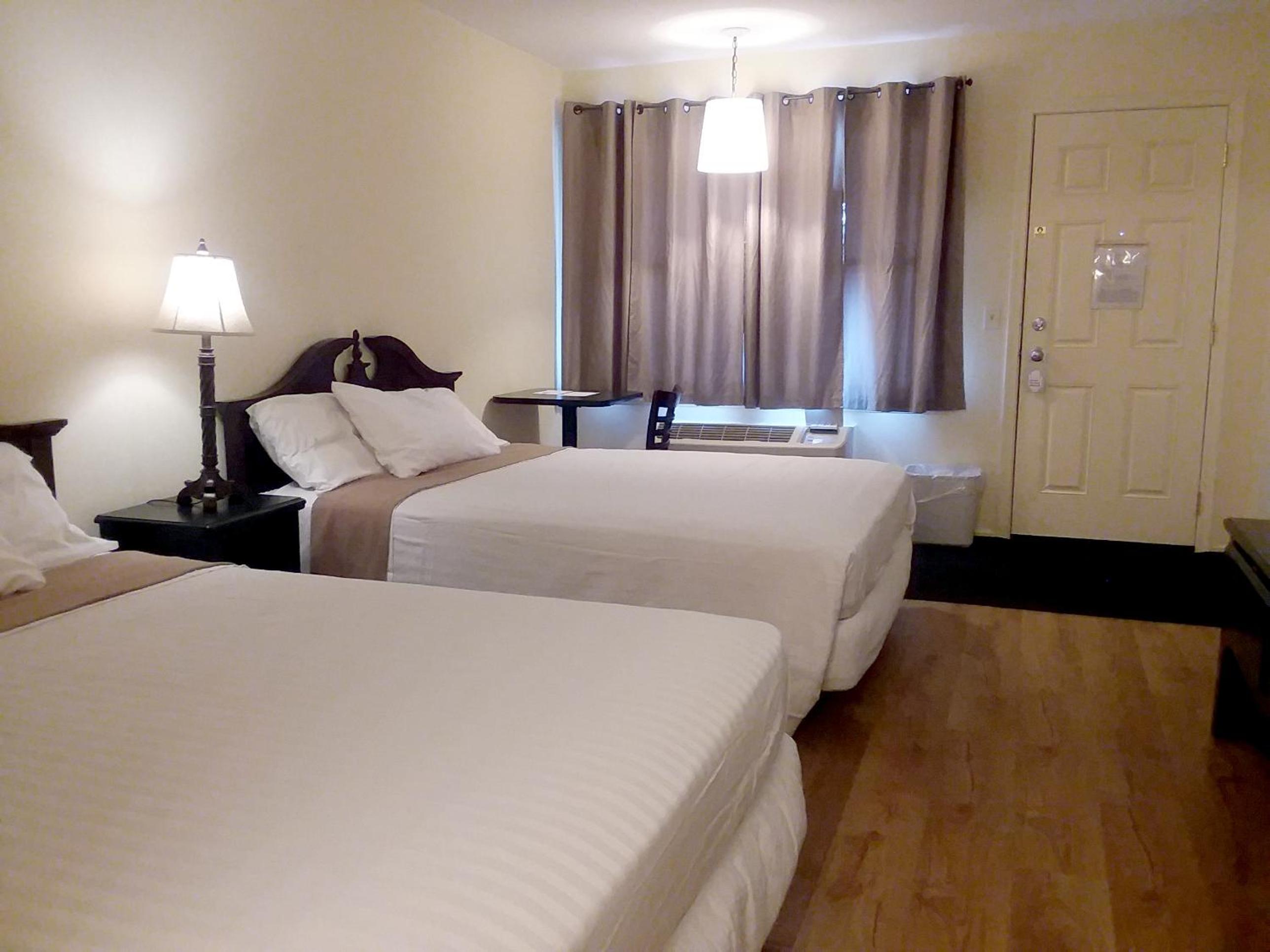 Standard Queen Room photo 1