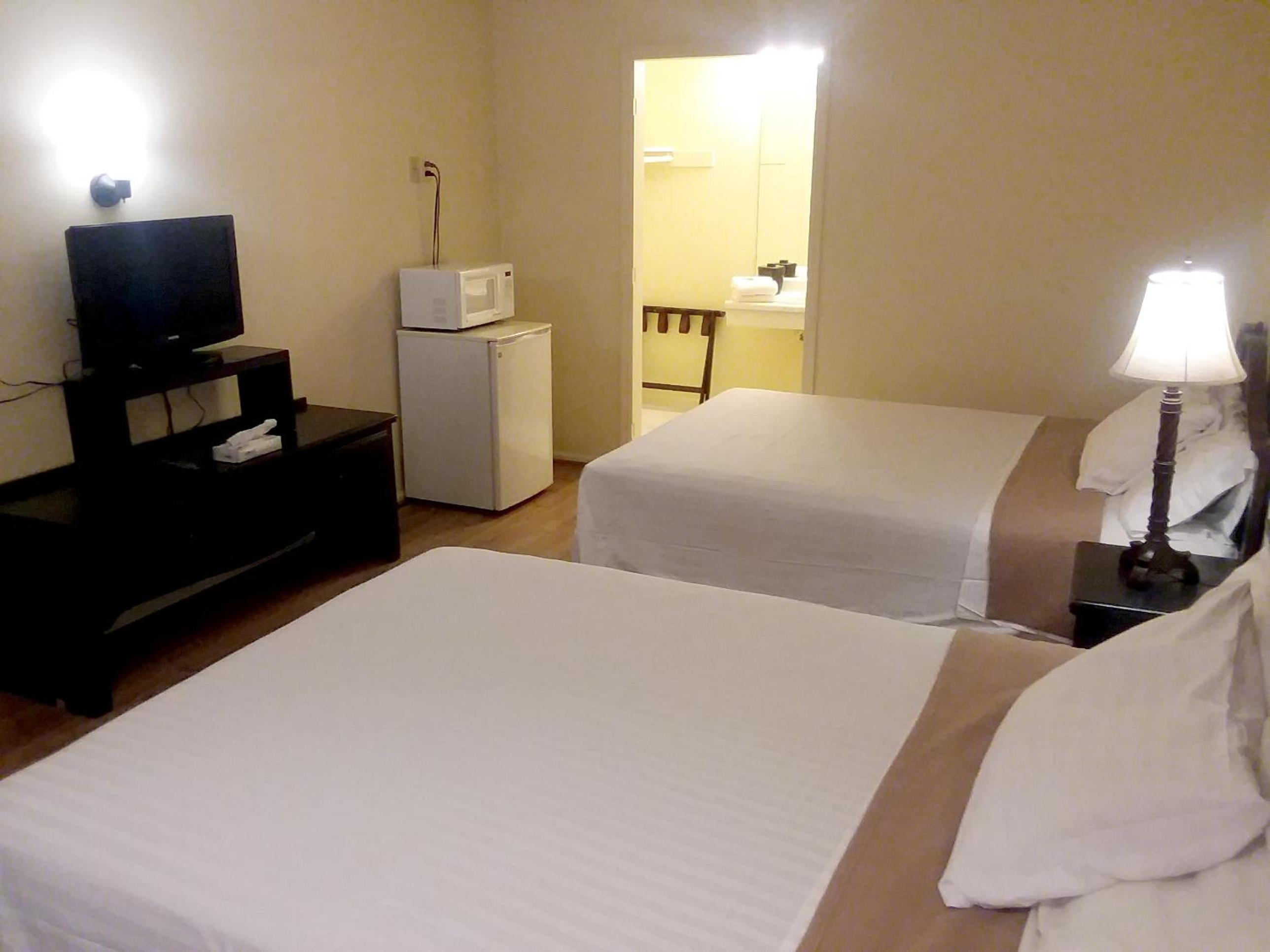 Standard Queen Room photo 2