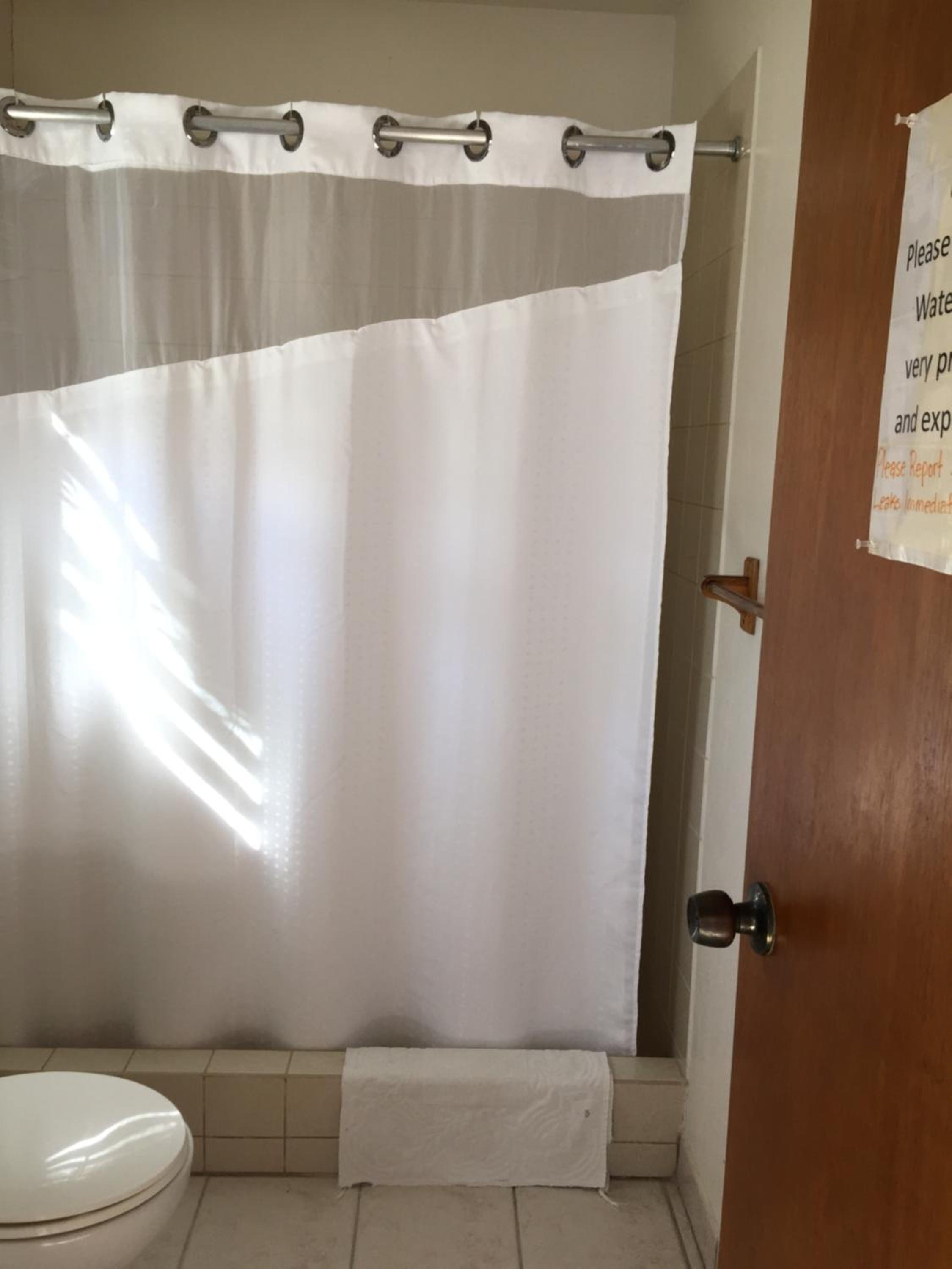 Double - Private Bathroom - AC / Room#6 photo 2