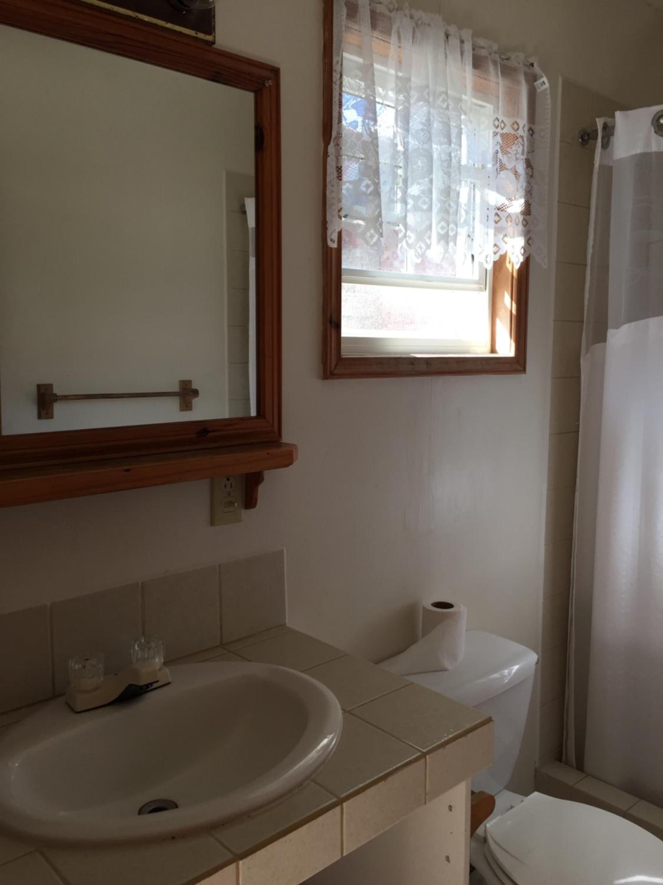 Double - Private Bathroom - AC / Room#6 photo 3