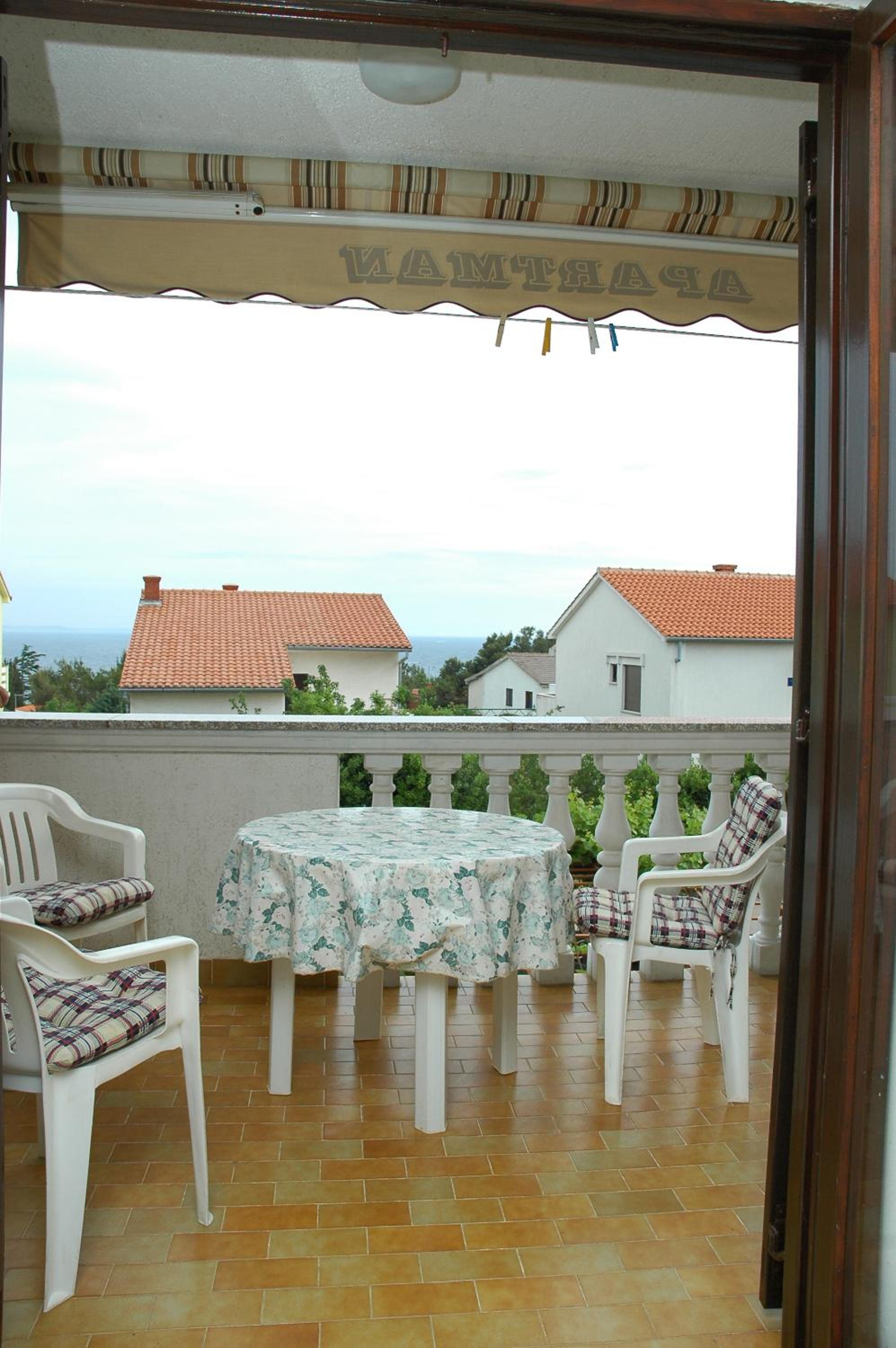 One-Bedroom Apartment with Sea View