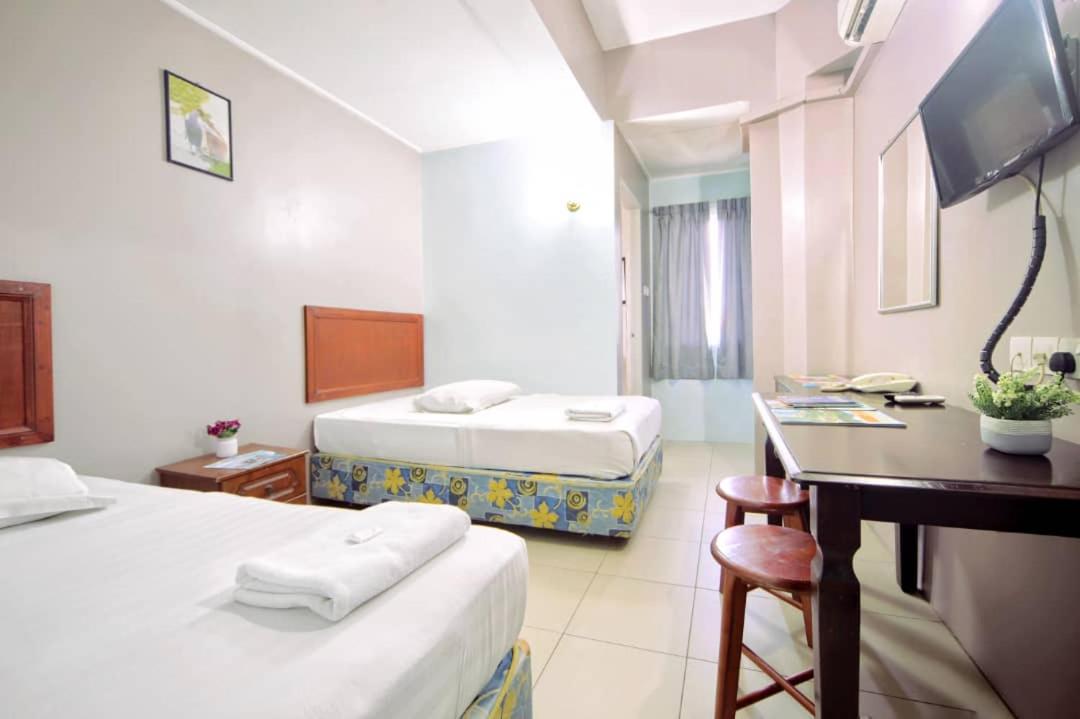 Standard Twin Room - Photo 2