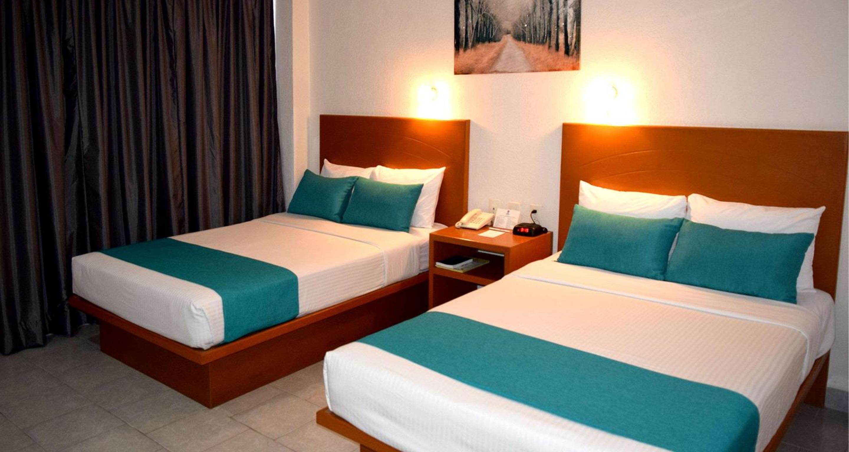 Double Room with Two Double Beds - Non-Smoking - Photo 1