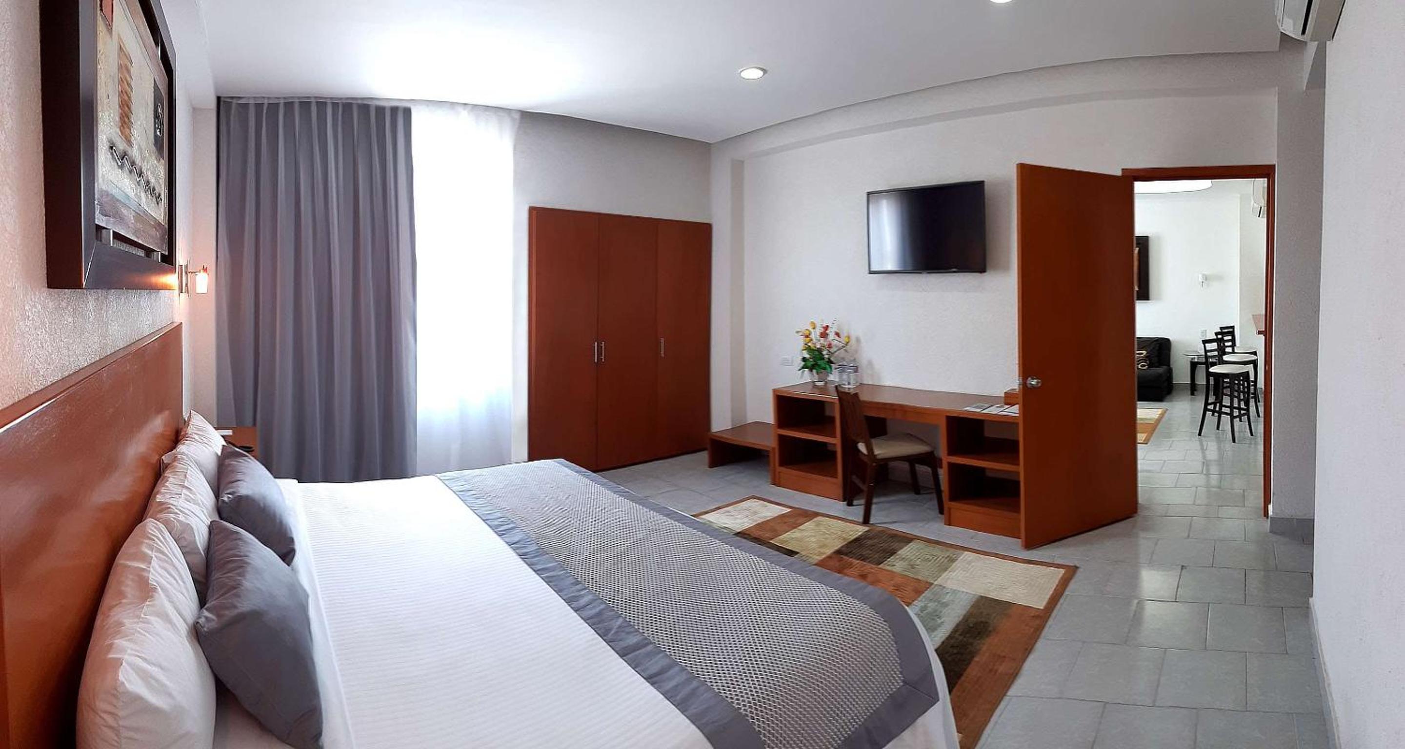 Executive Suite with Two Double Beds photo 1