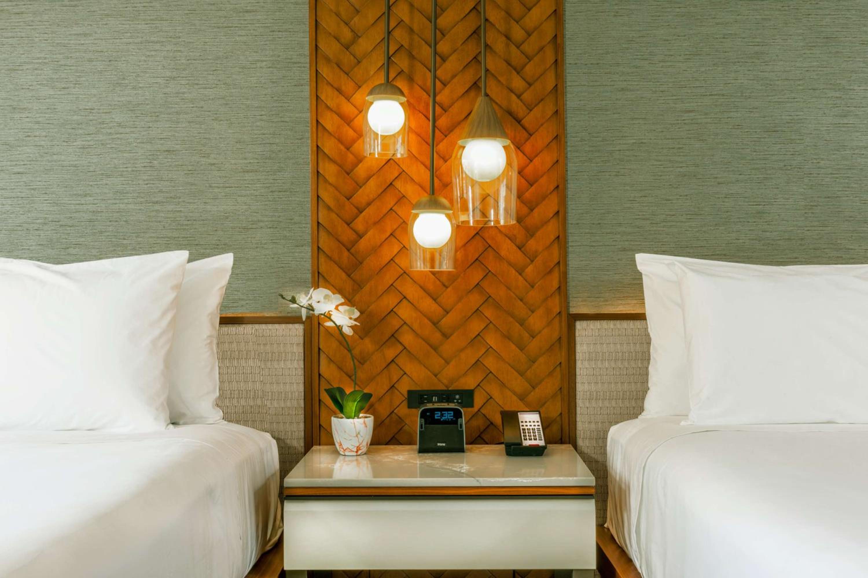Queen Room with Two Queen Beds - Oceanfront/Club Access