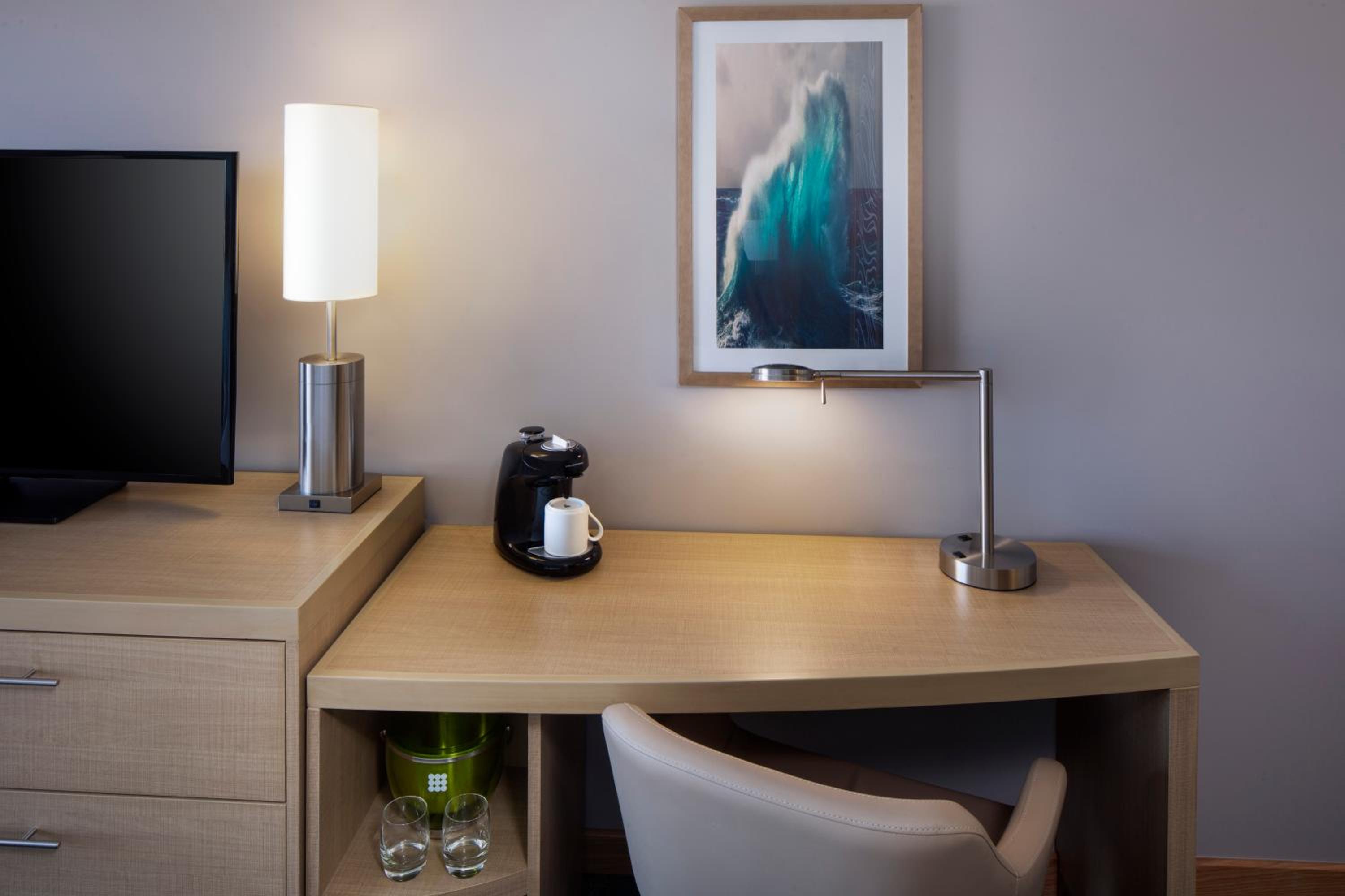 King Suite with Sofa Bed and Roll-In Shower - Disability Access photo 2