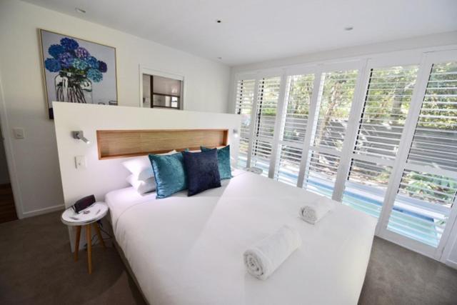 Three-Bedroom Belongil Penthouse - Photo 6
