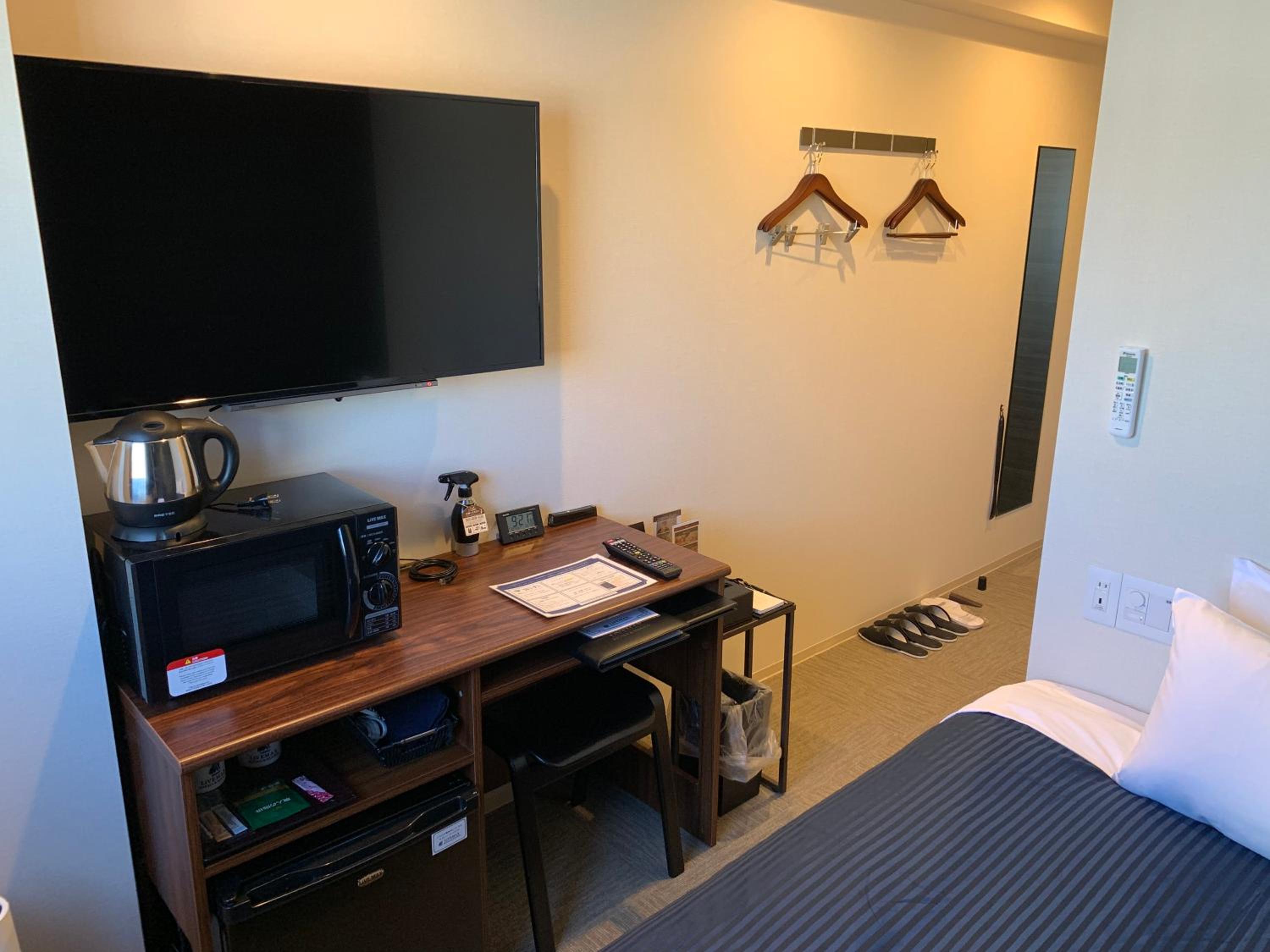 Double Room with Small Double Bed - Non-Smoking - Small Dog Friendly photo 3
