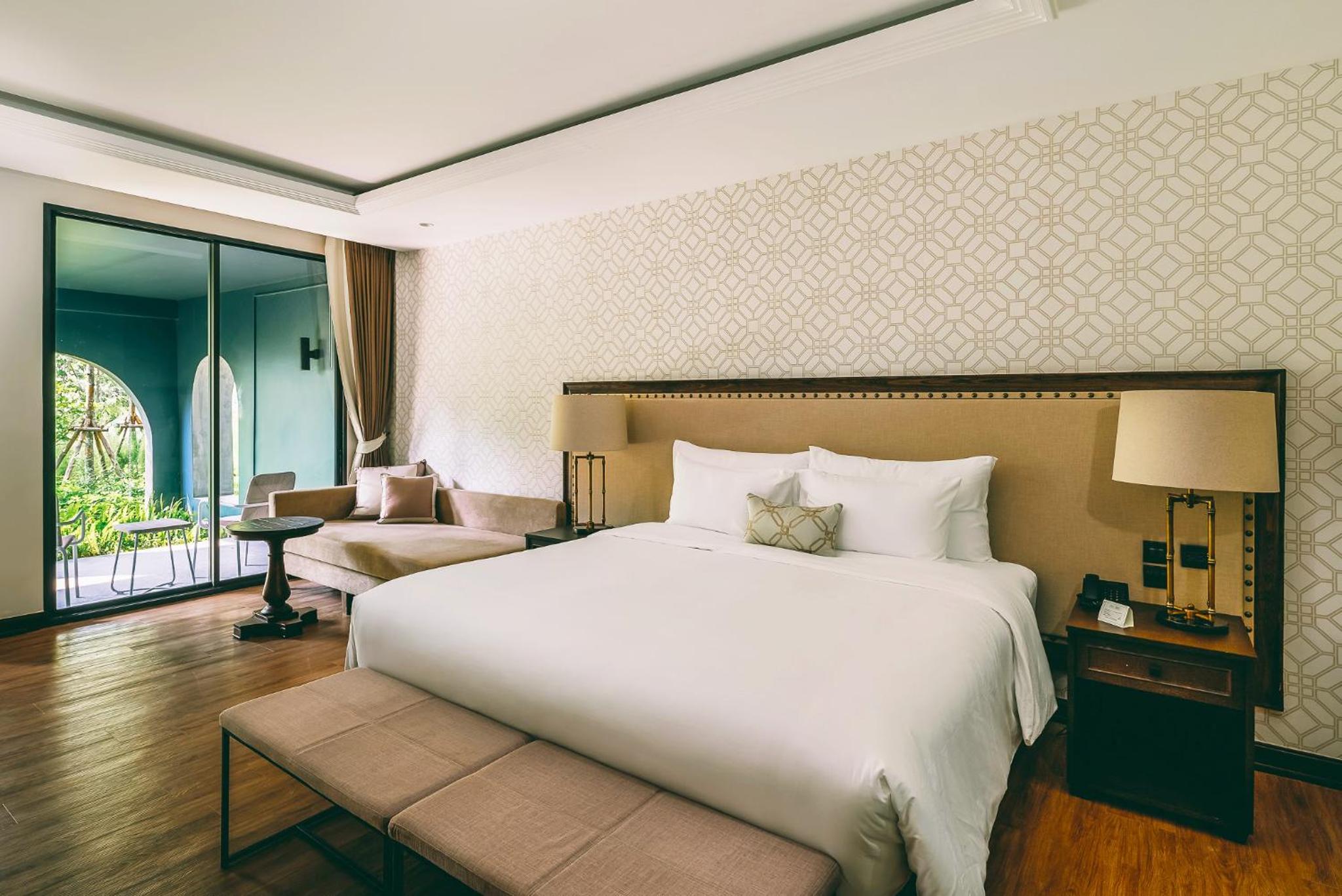 Grande Deluxe King Room - Photo 6