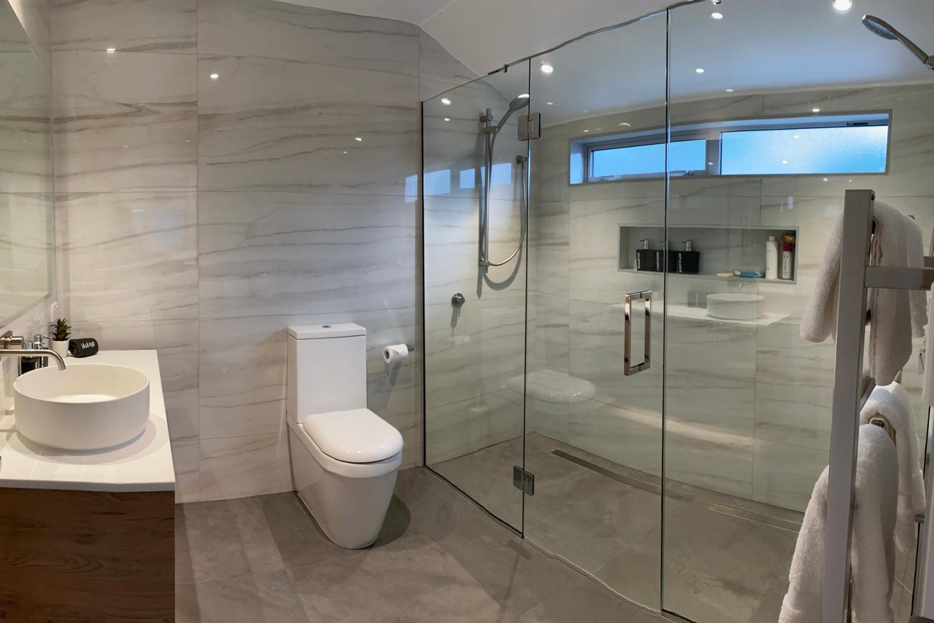 Apartment 2 Bedroom - Sleeps 6 - Photo 6