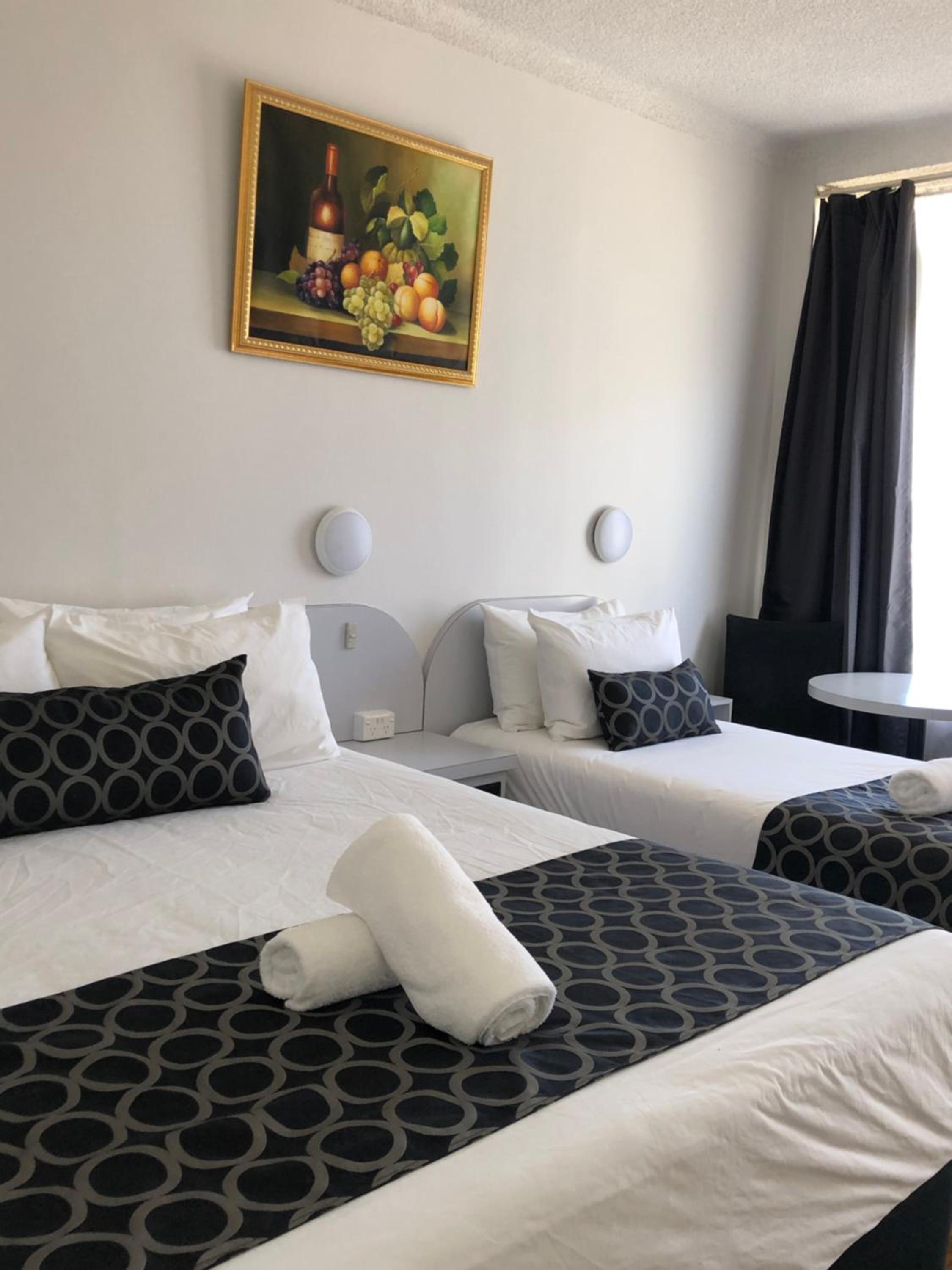 King Room with Additional Bed  photo 2