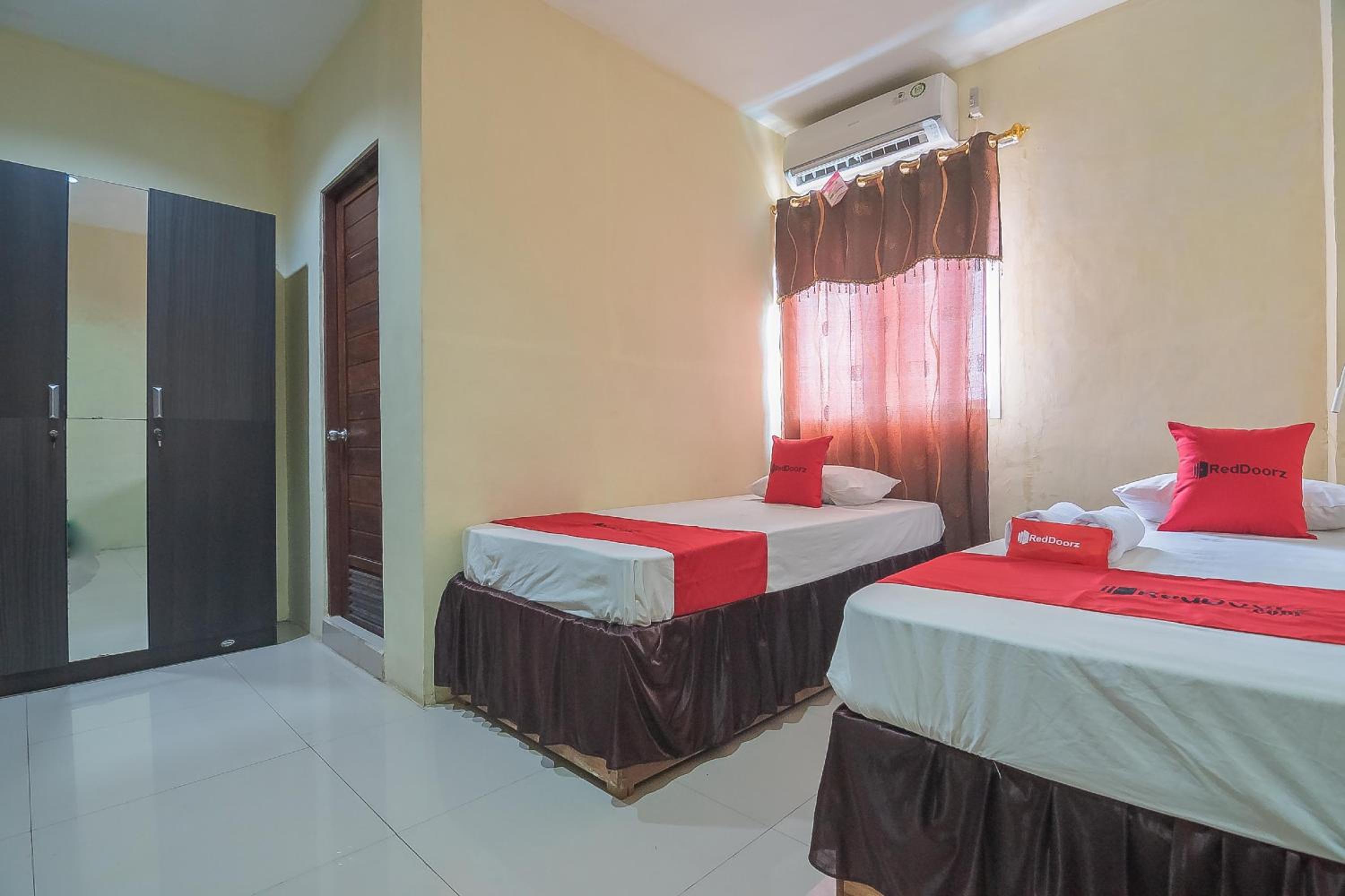 Twin Room - Photo 1