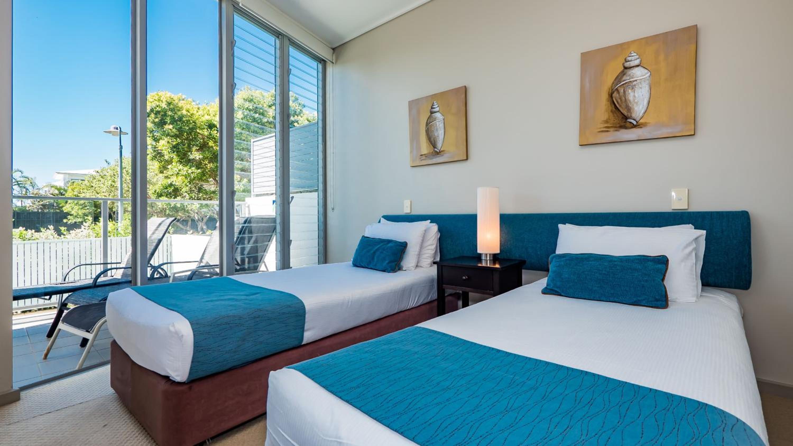 Two-Bedroom Apartment with Pool photo 3