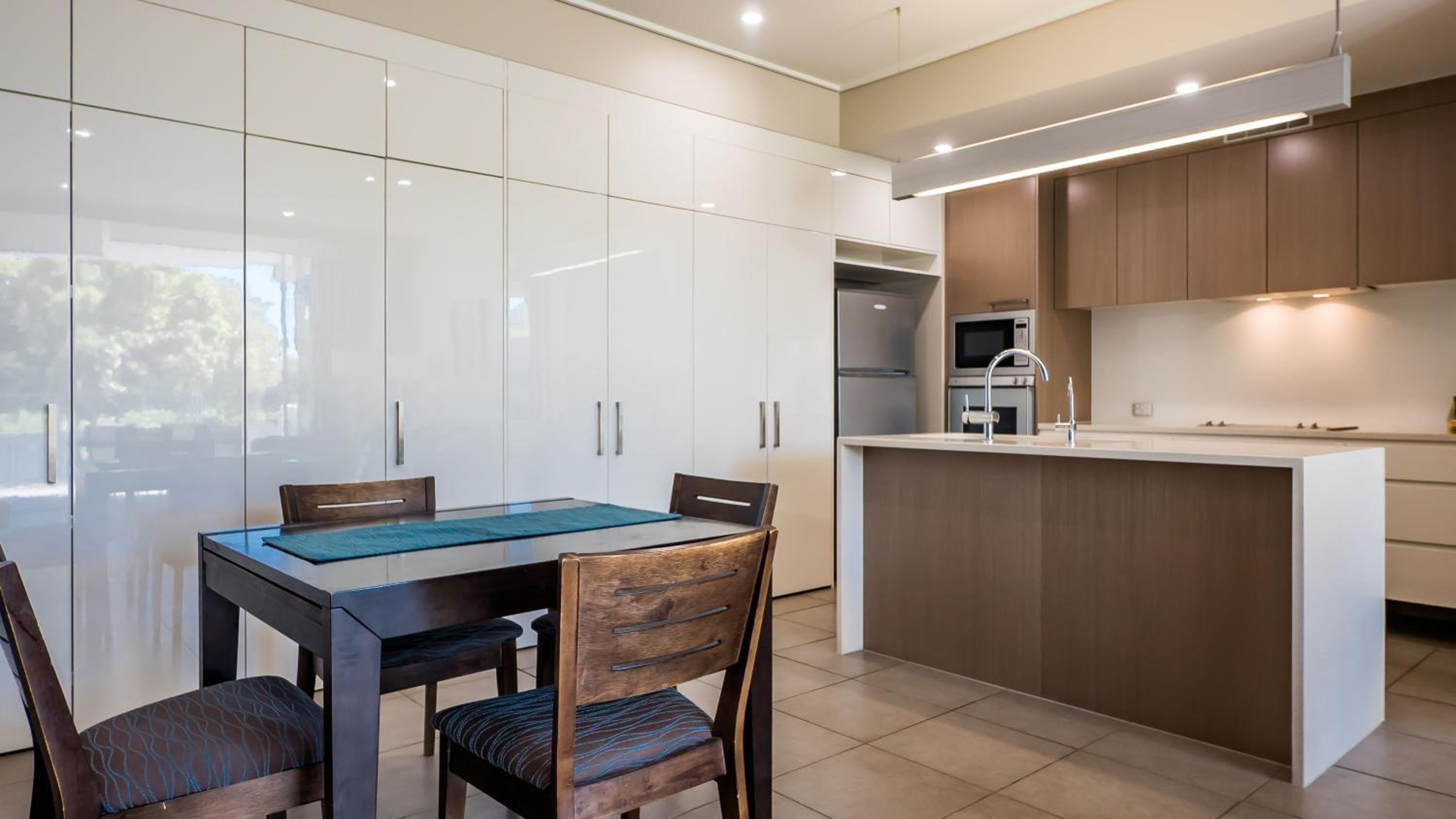 Two-Bedroom Apartment with Pool photo 2