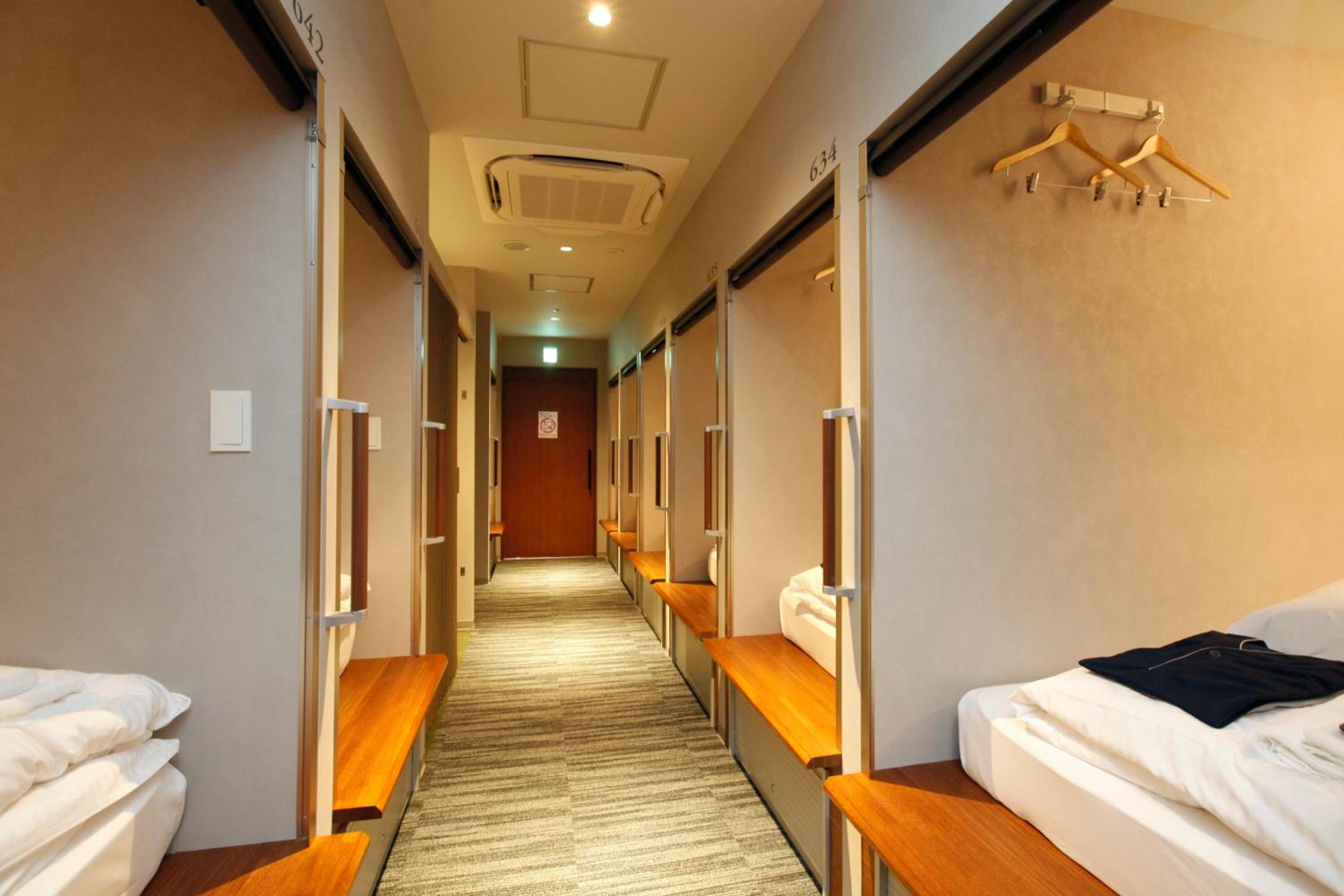 Standard Capsule Room - Male Only - Photo 4