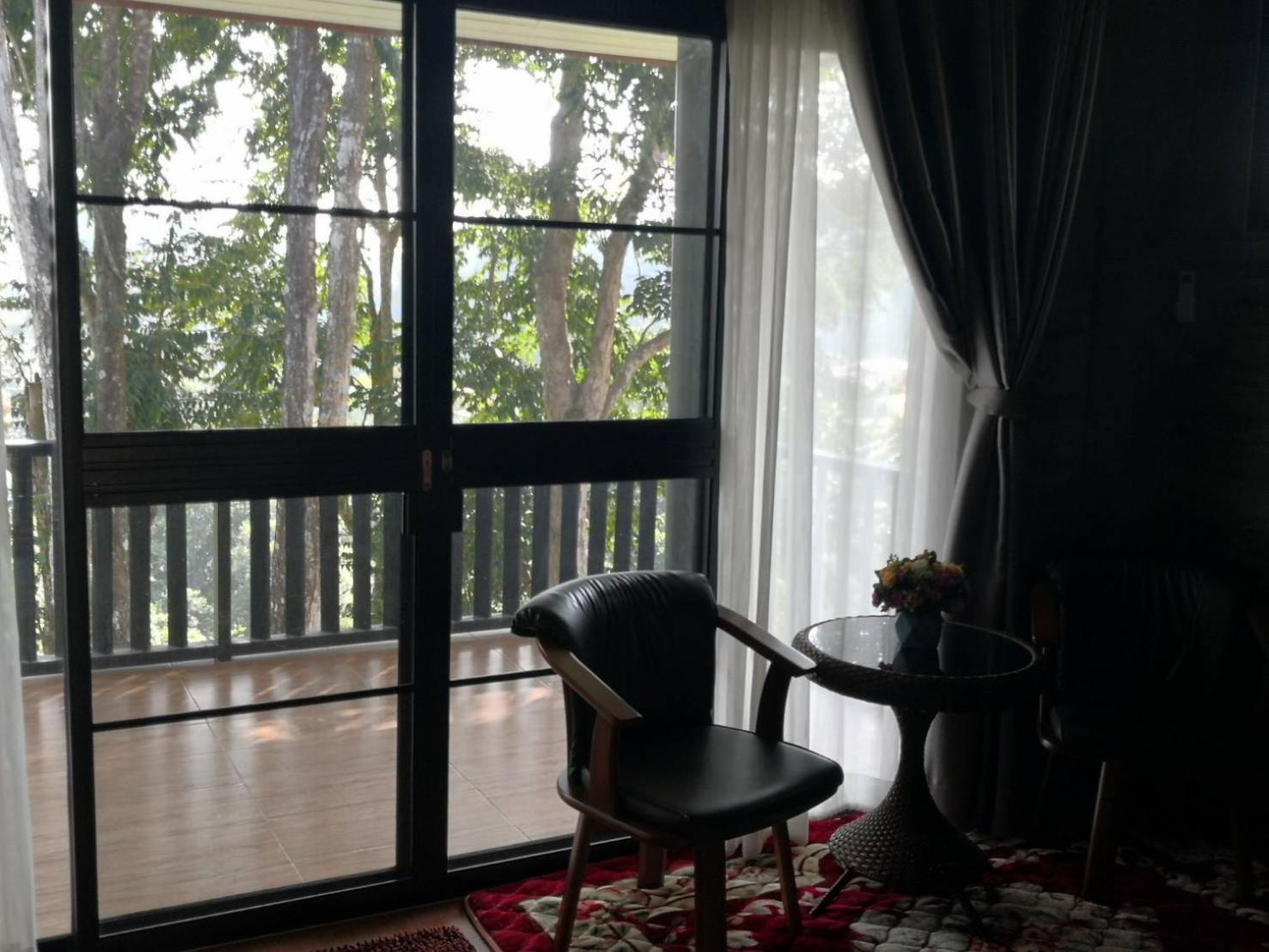 Deluxe King Room - Photo 3