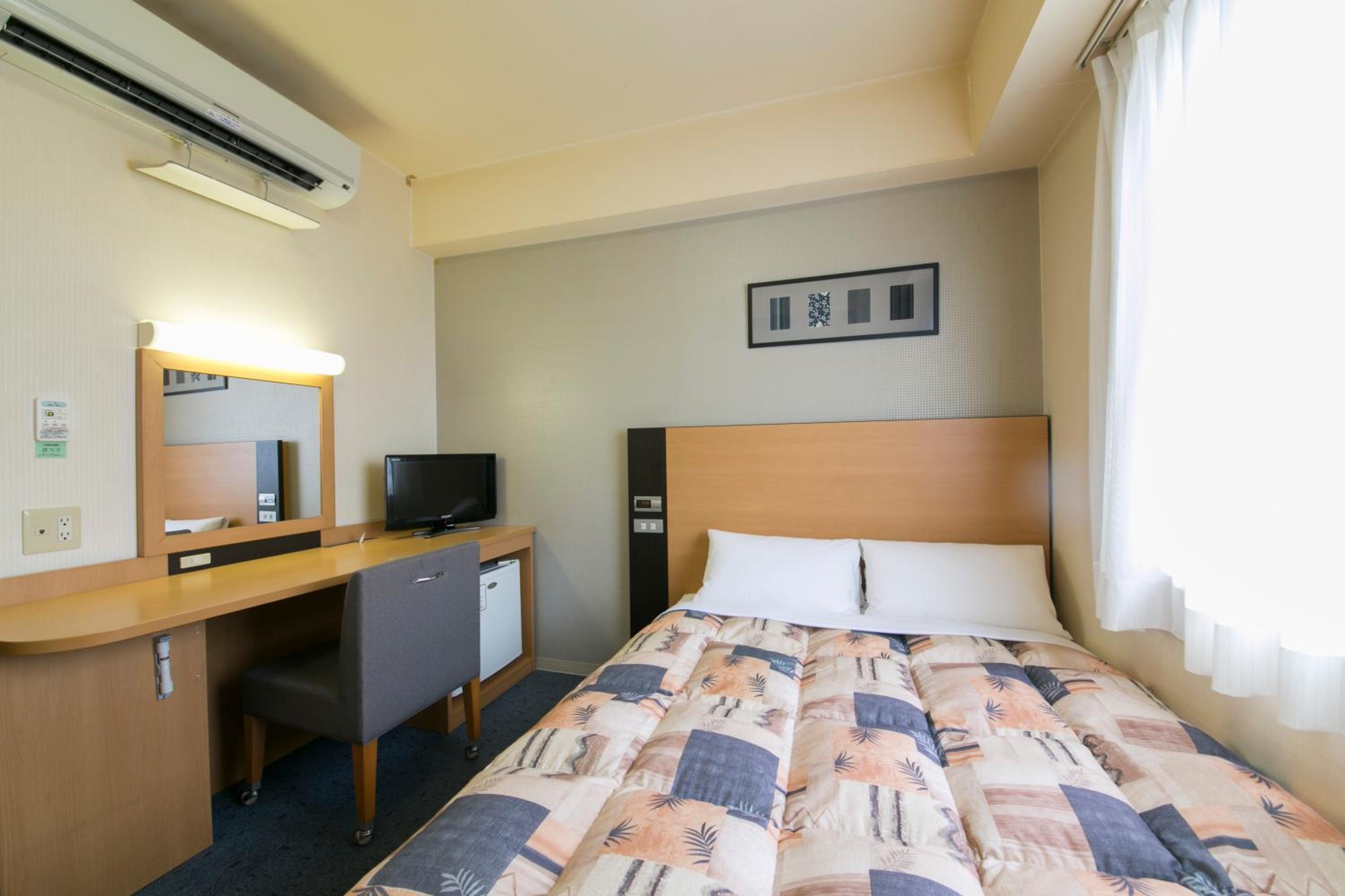 Economy Double Room - Non-Smoking - Photo 7