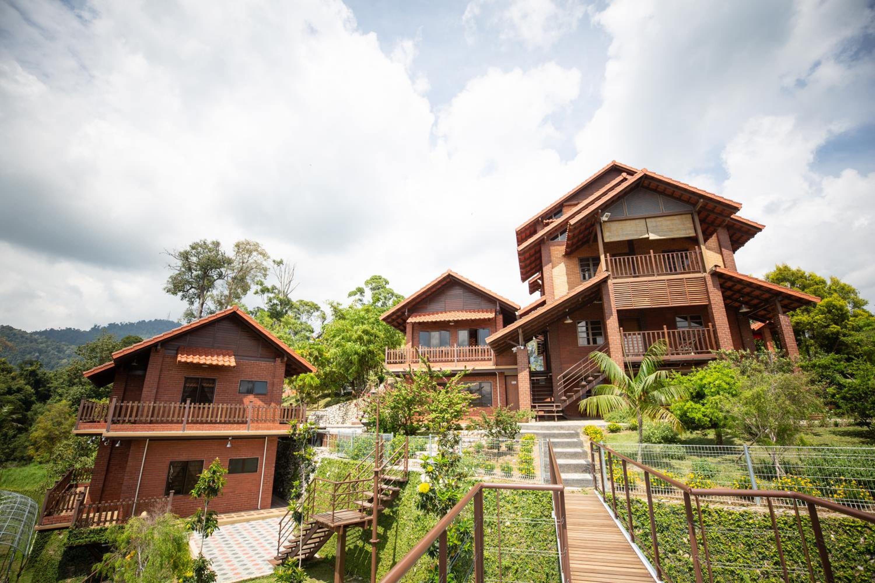 Villa - Photo 1