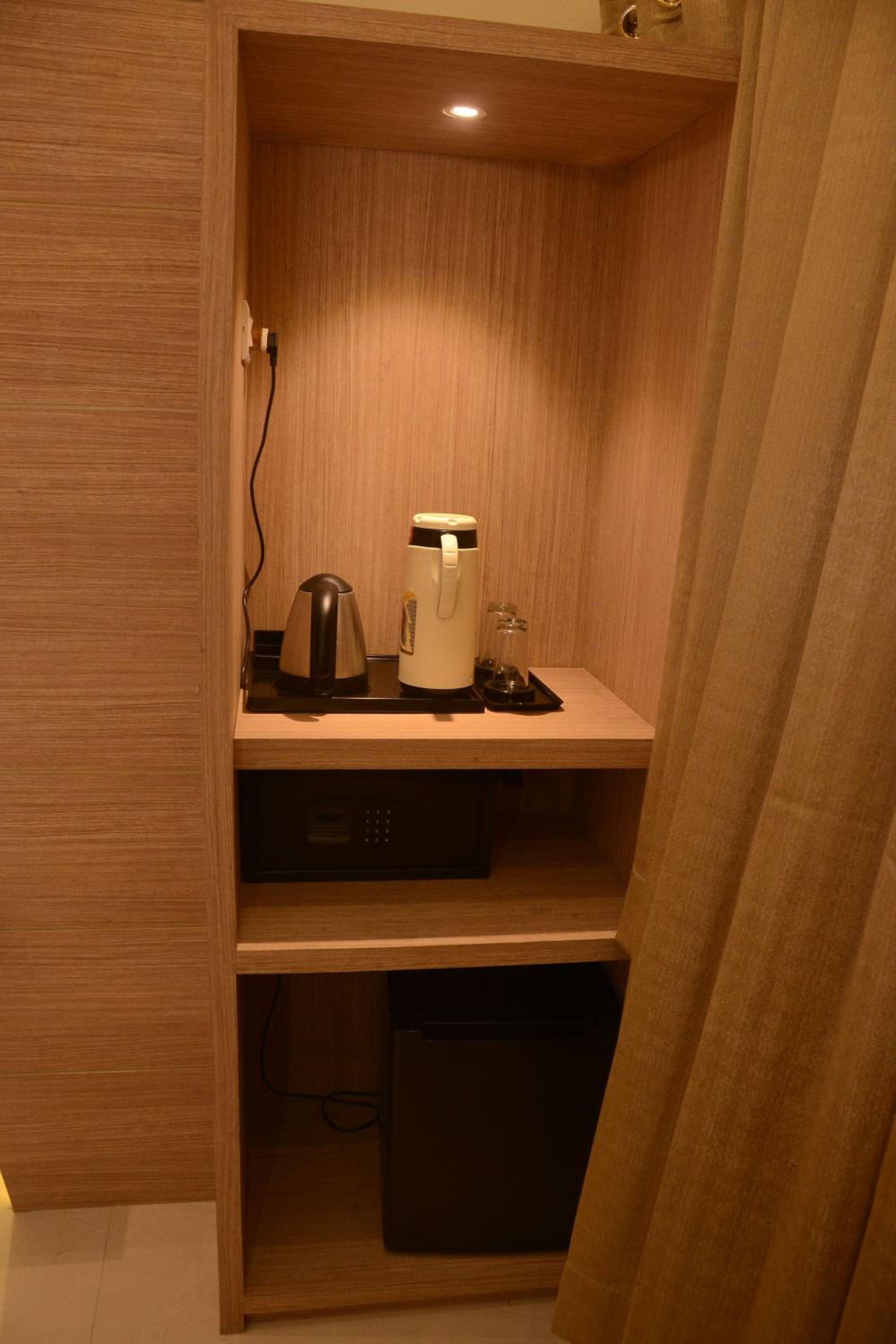 Premiere Room - Photo 13