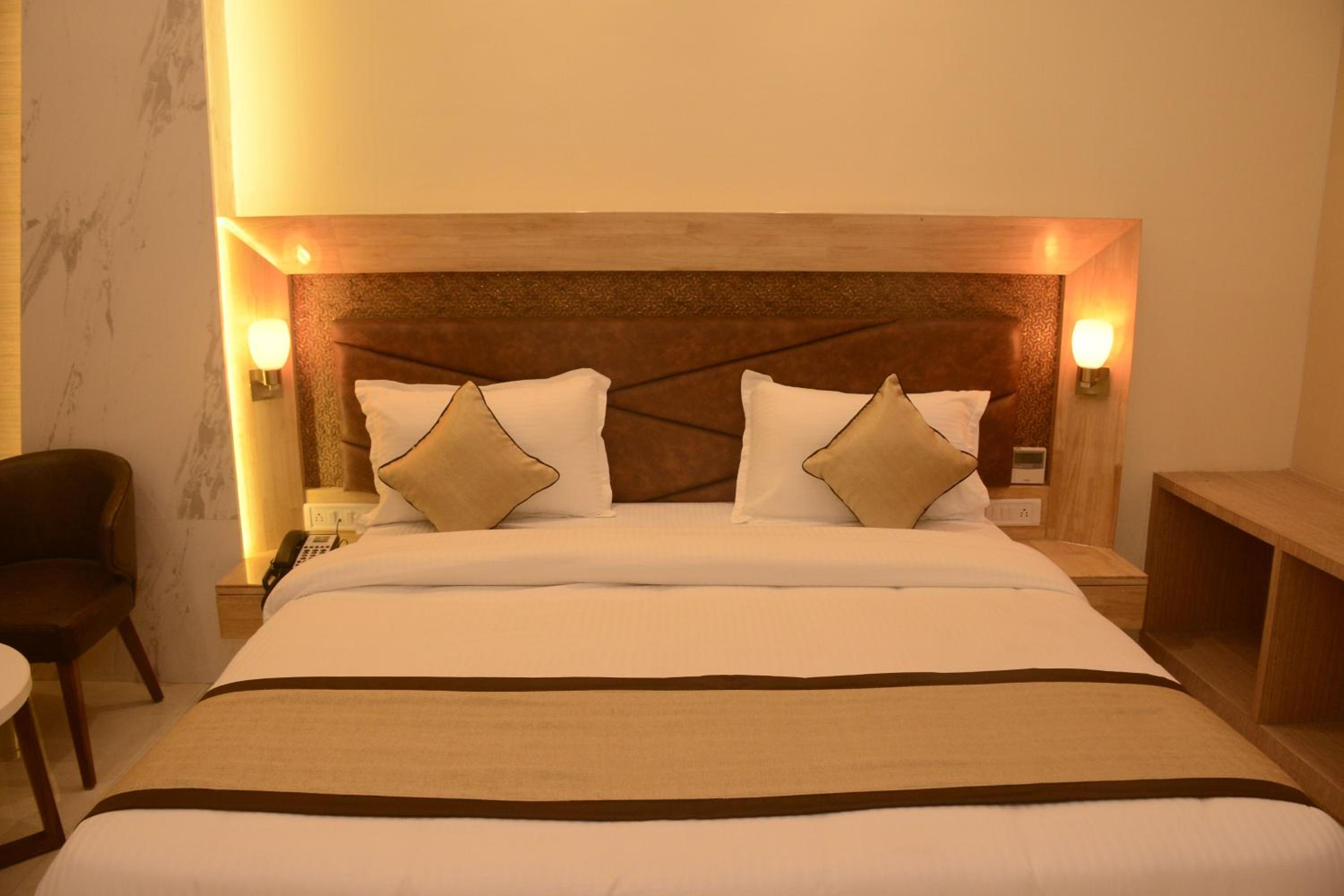 Premiere Room - Photo 12