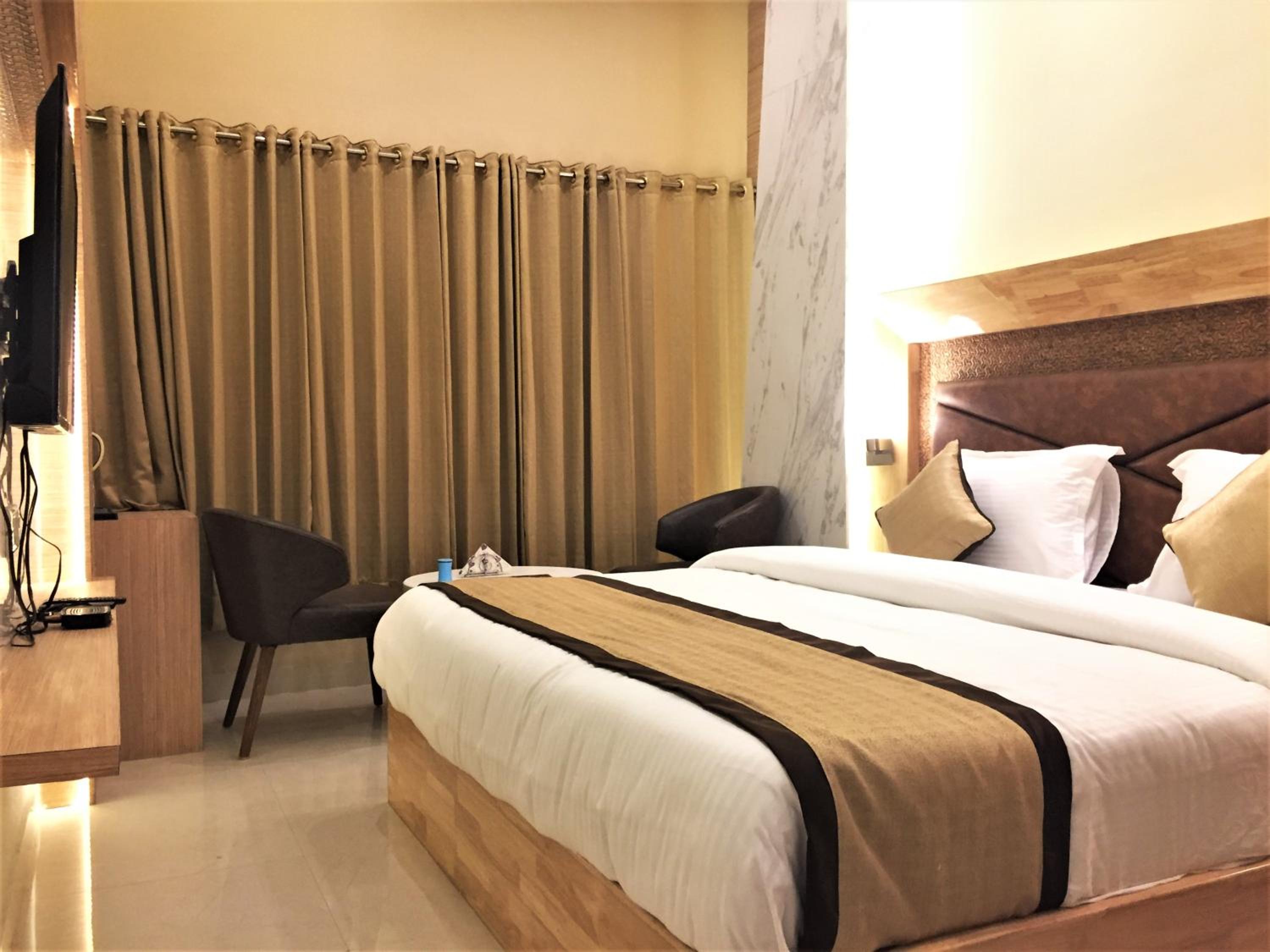 Premiere Room - Photo 10