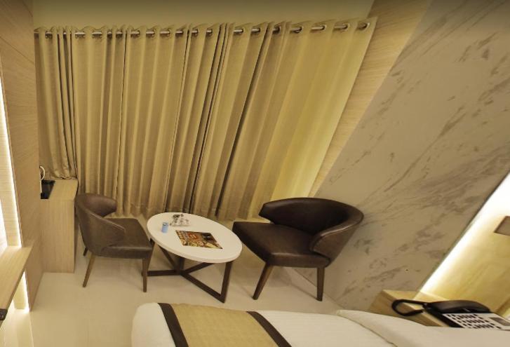 Premiere Room - Photo 3