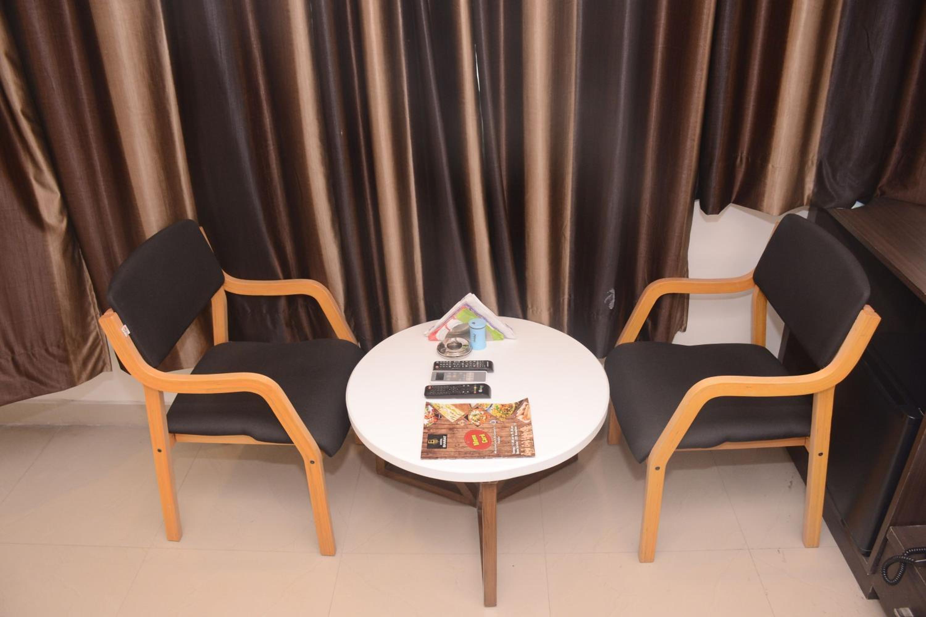 Executive Room - Photo 7