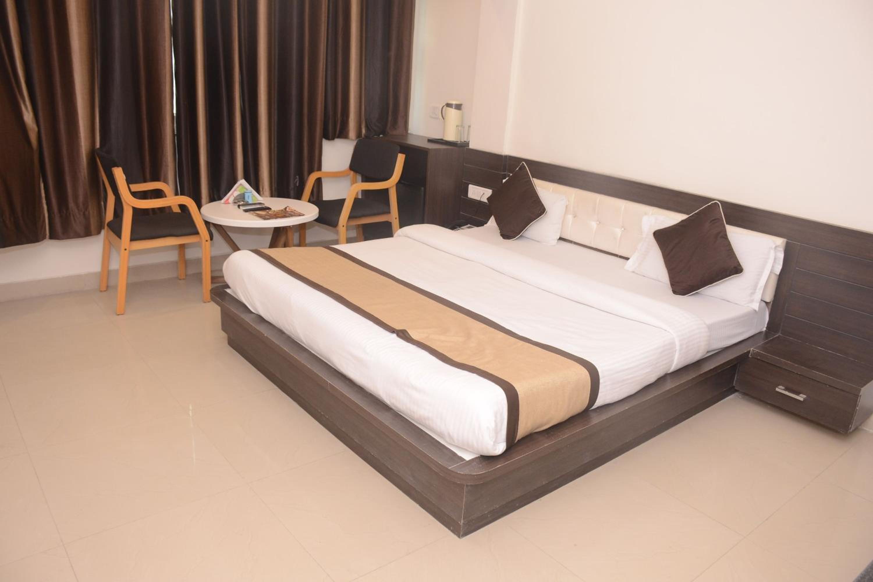 Executive Room - Photo 3