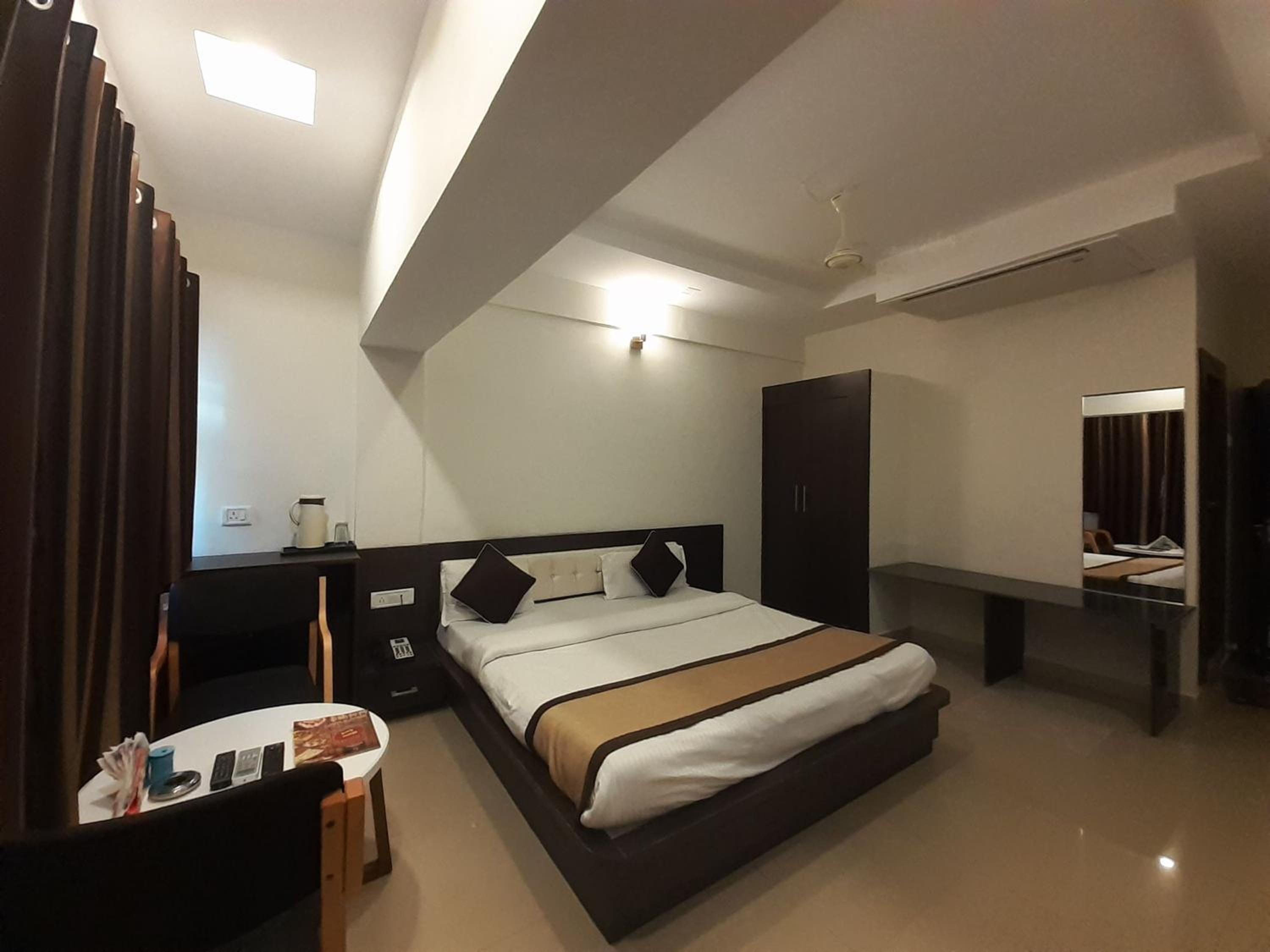 Executive Room - Photo 5