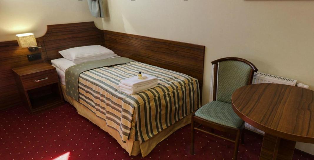 Classic Twin Room - Photo 3