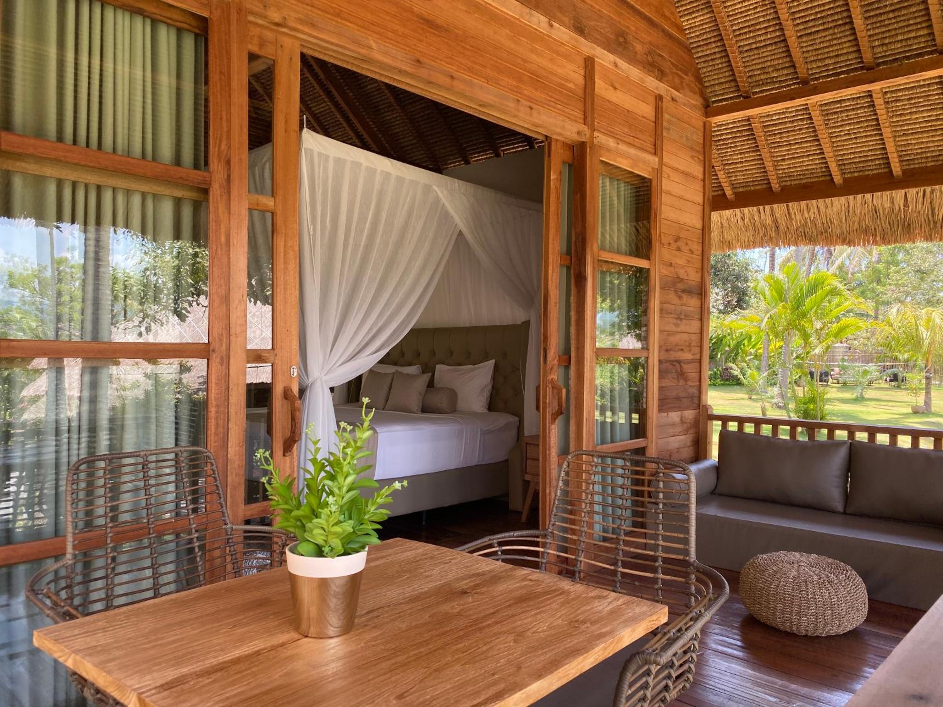 Deluxe Double Room with Balcony - Photo 16