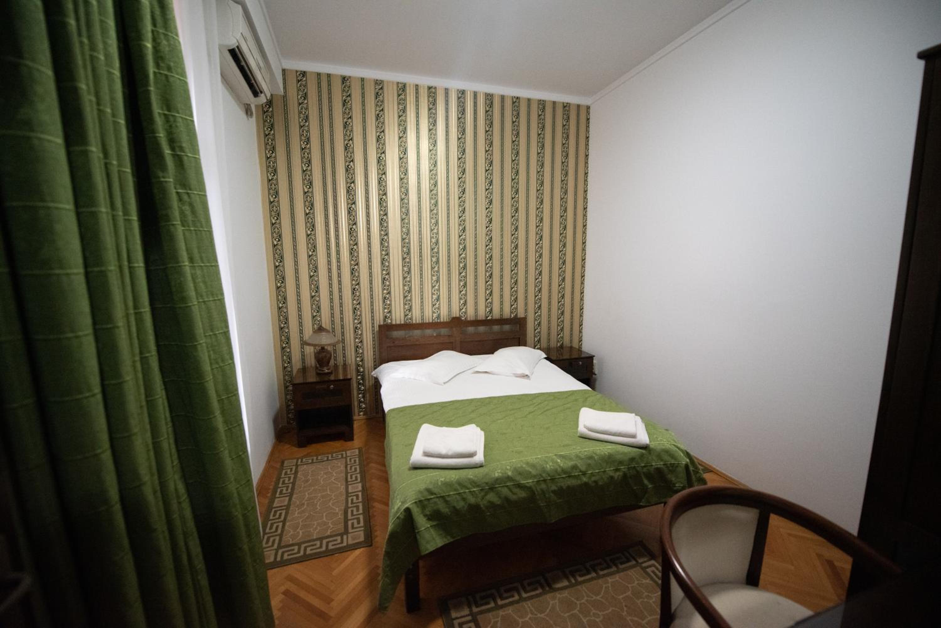 Suite - Photo 2